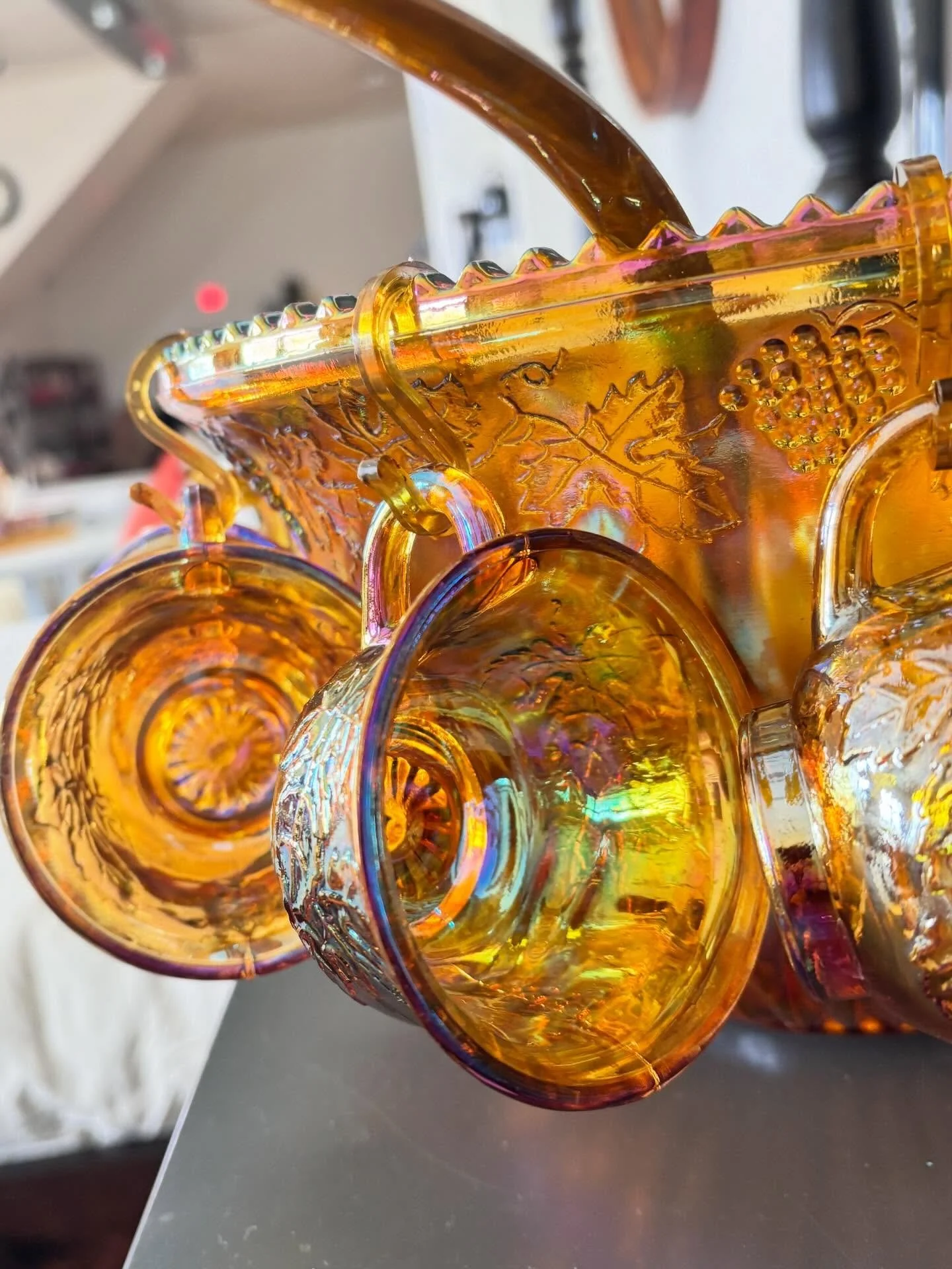 Did someone say party? Bring on the punch

#1970style #secondhand #billingsparty #montanahome