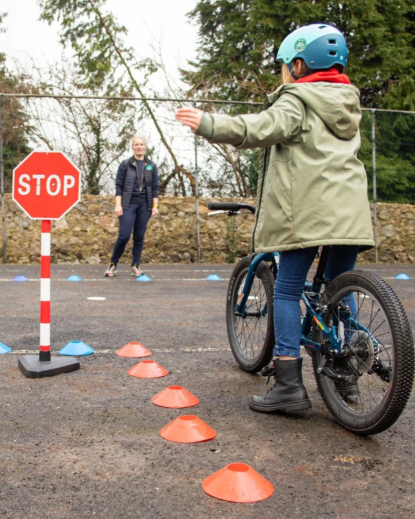 Tania Dunne Cycle Right trainer in Dublin doing yard based road safety training
