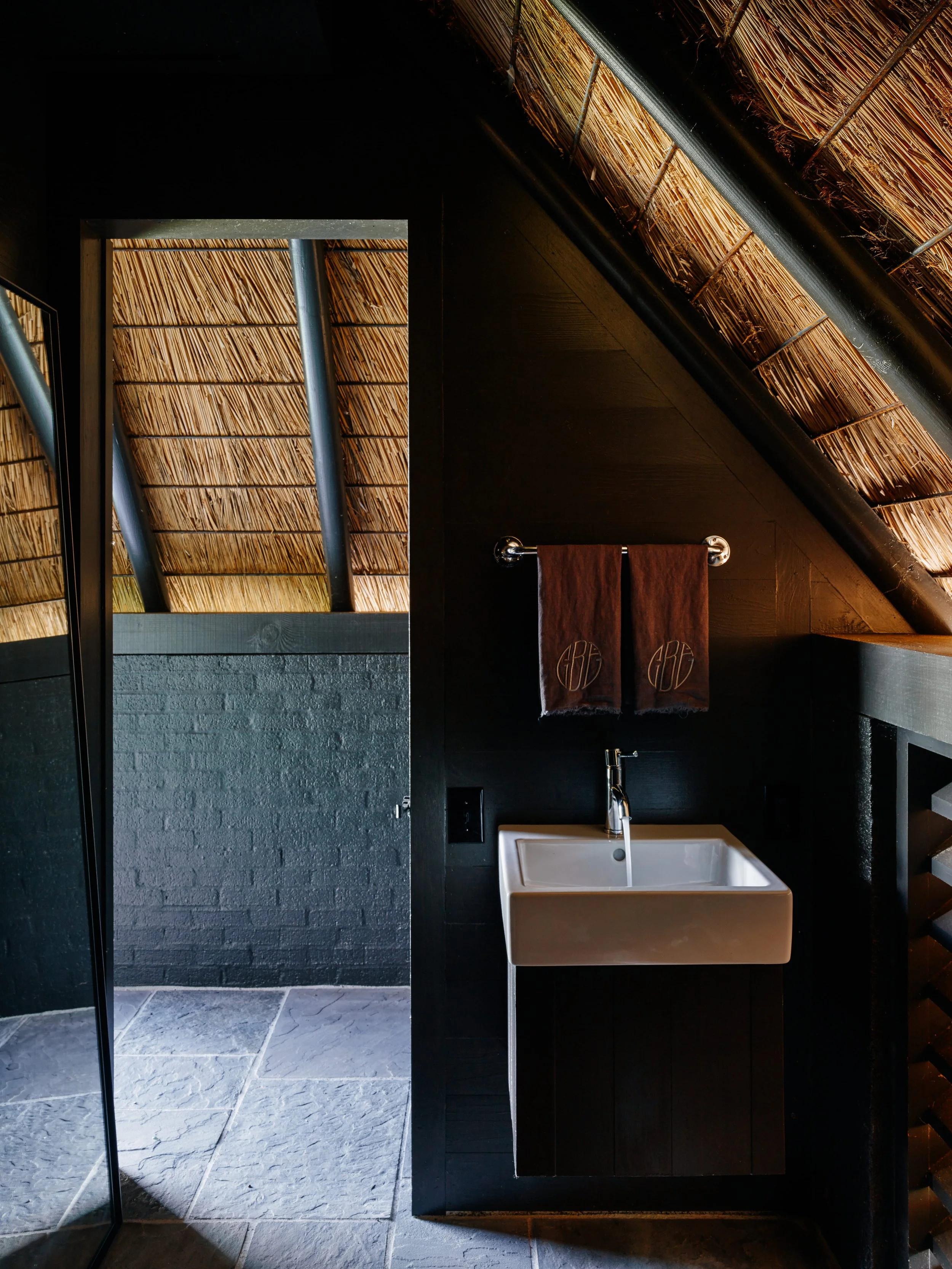 thatch-5.jpg