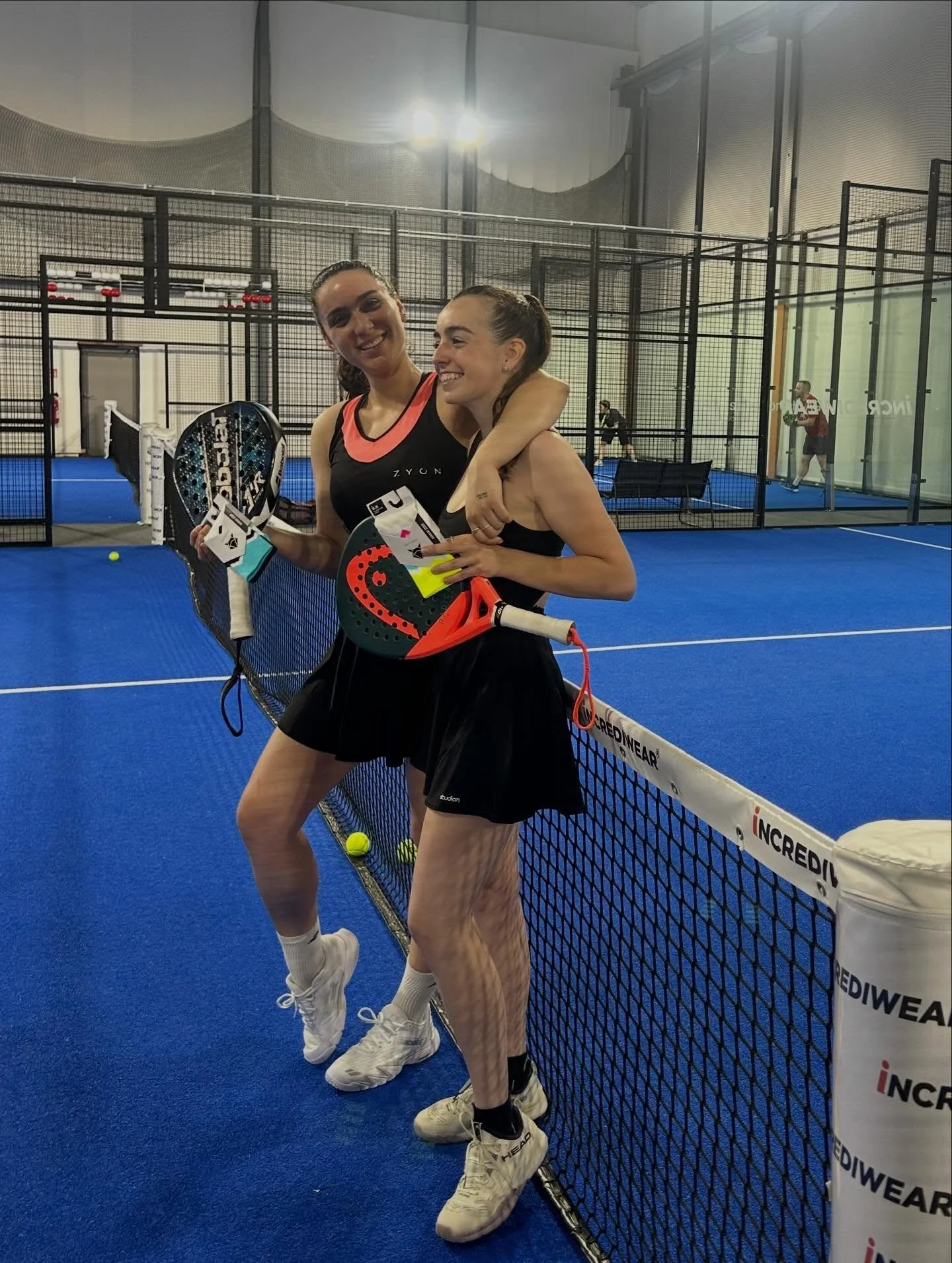 P100 Ladies Vibes 🎾
Unser PH Team: Alex &amp; Carlota haben gegen die sp&auml;teren Siegerinnen verloren &mdash; so ist es eben.
Gl&uuml;ckwunsch an Karin &amp; Ga&euml;lle zum Sieg.

Nicht unser Tag, aber ehrlich: egal. Mehr Lacher als Punkte und d