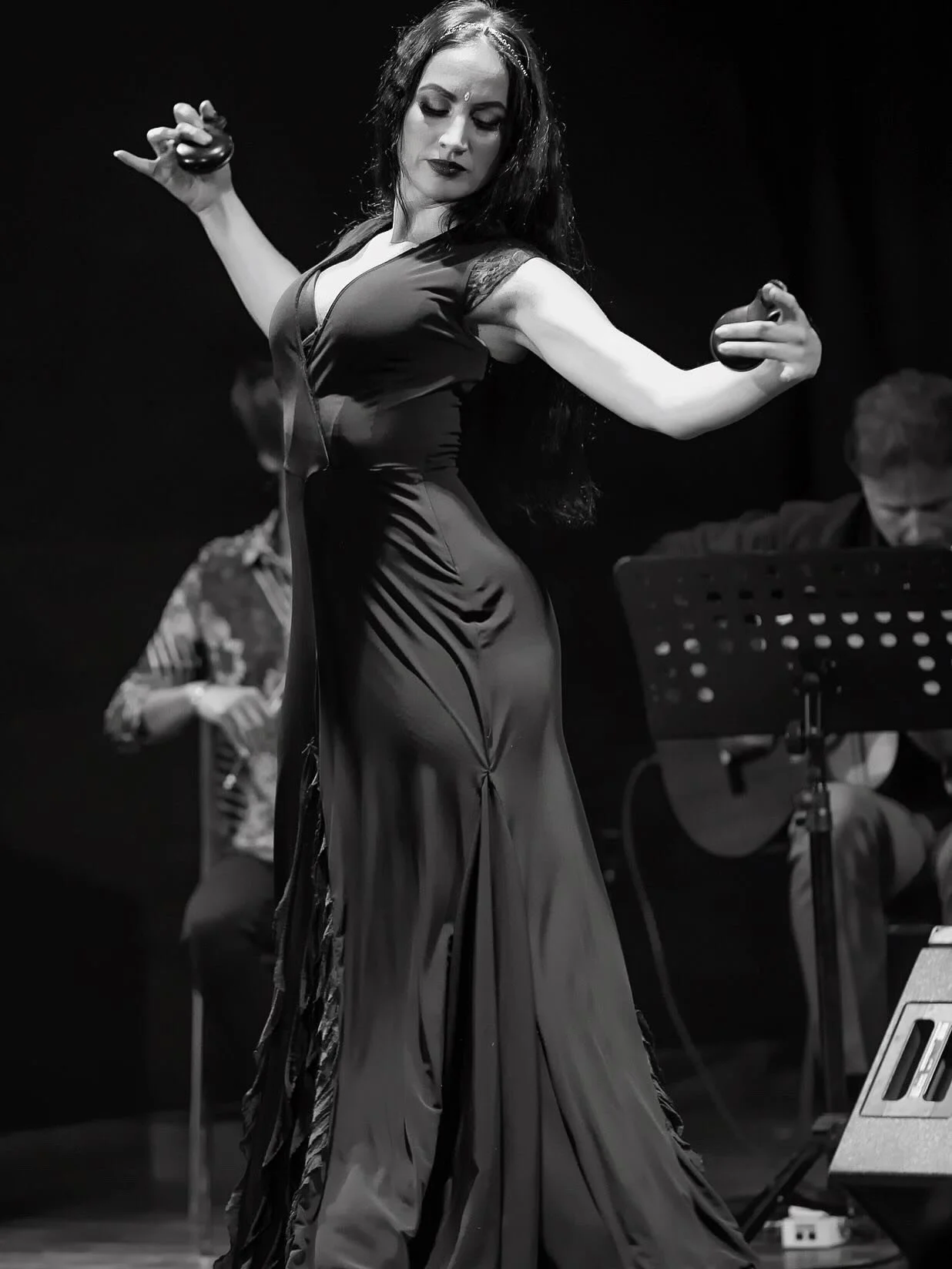 Happy International Dance Day ✨
Dance is not just movement&hellip; it&rsquo;s a language of the soul.

There are things in life that words will never be able to hold&hellip;but the body knows.
The body remembers.
The body speaks.

To dance is to feel