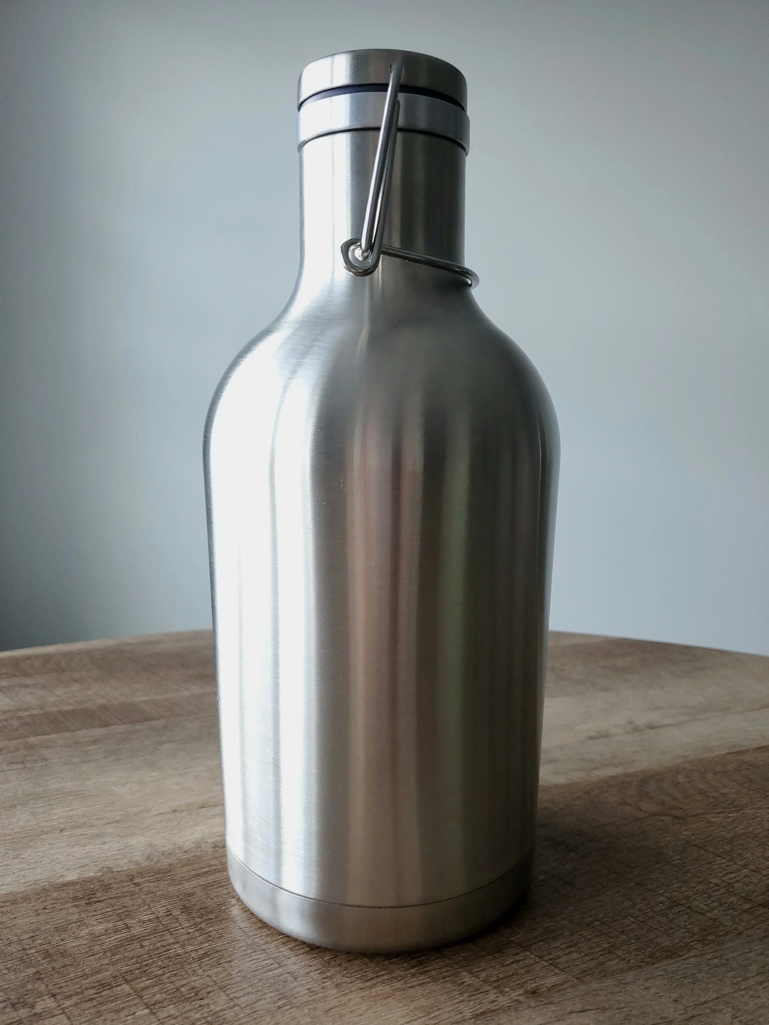Growler - Vacuum Insulated Double Wall Stainless Steel with Swing Top
