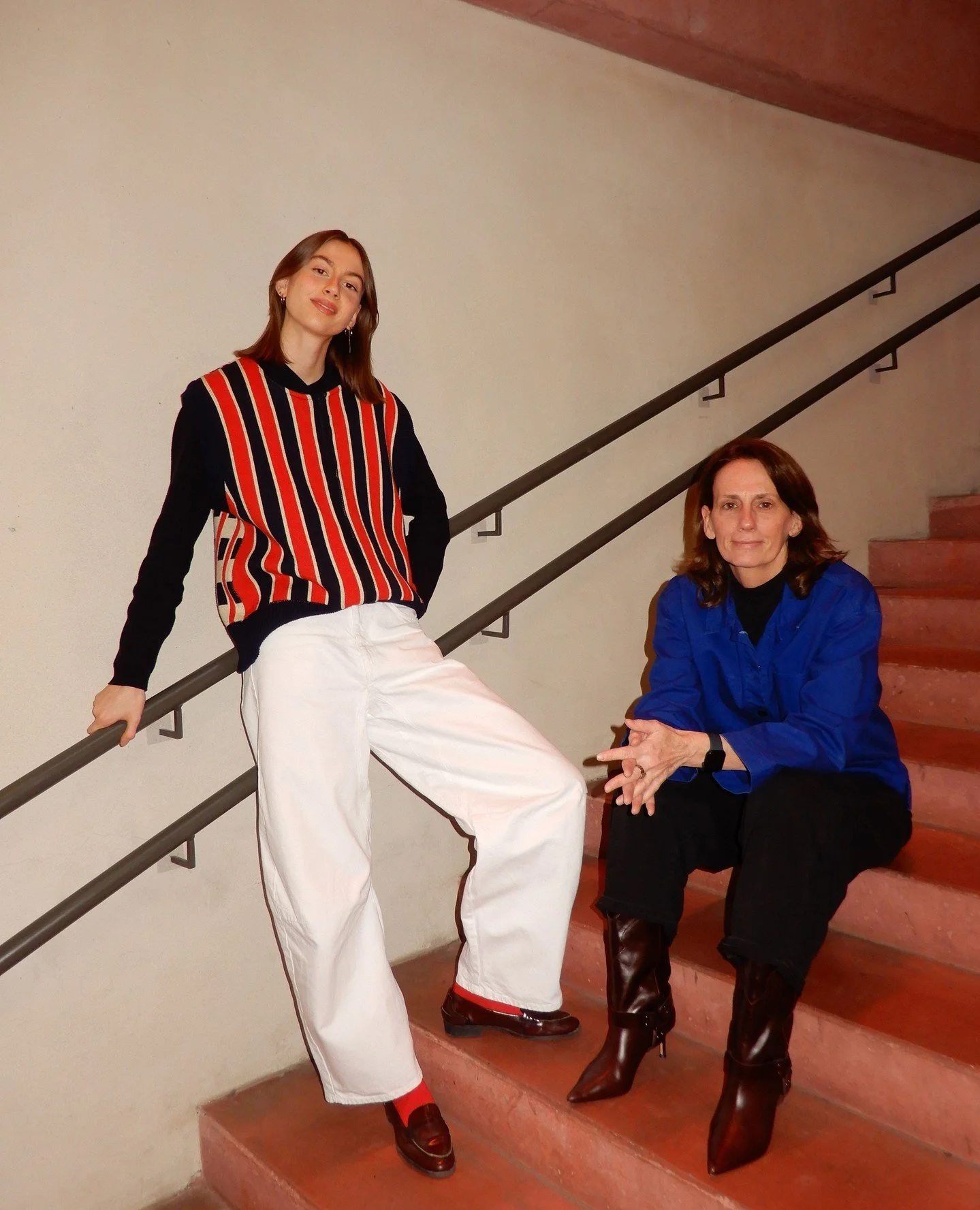 Your Milan trend insiders. ⁠
⁠
Achter 𝘕𝘰𝘵𝘦𝘴 𝘧𝘳𝘰𝘮 𝘉𝘢𝘳 𝘉𝘢𝘴𝘴𝘰 staan twee creatieve geesten die trends niet alleen spotten, maar &eacute;cht vertalen.⁠
⁠
🔺 Narda Beun | colorfreak en trendlover met een scherp oog voor interieur, textiel