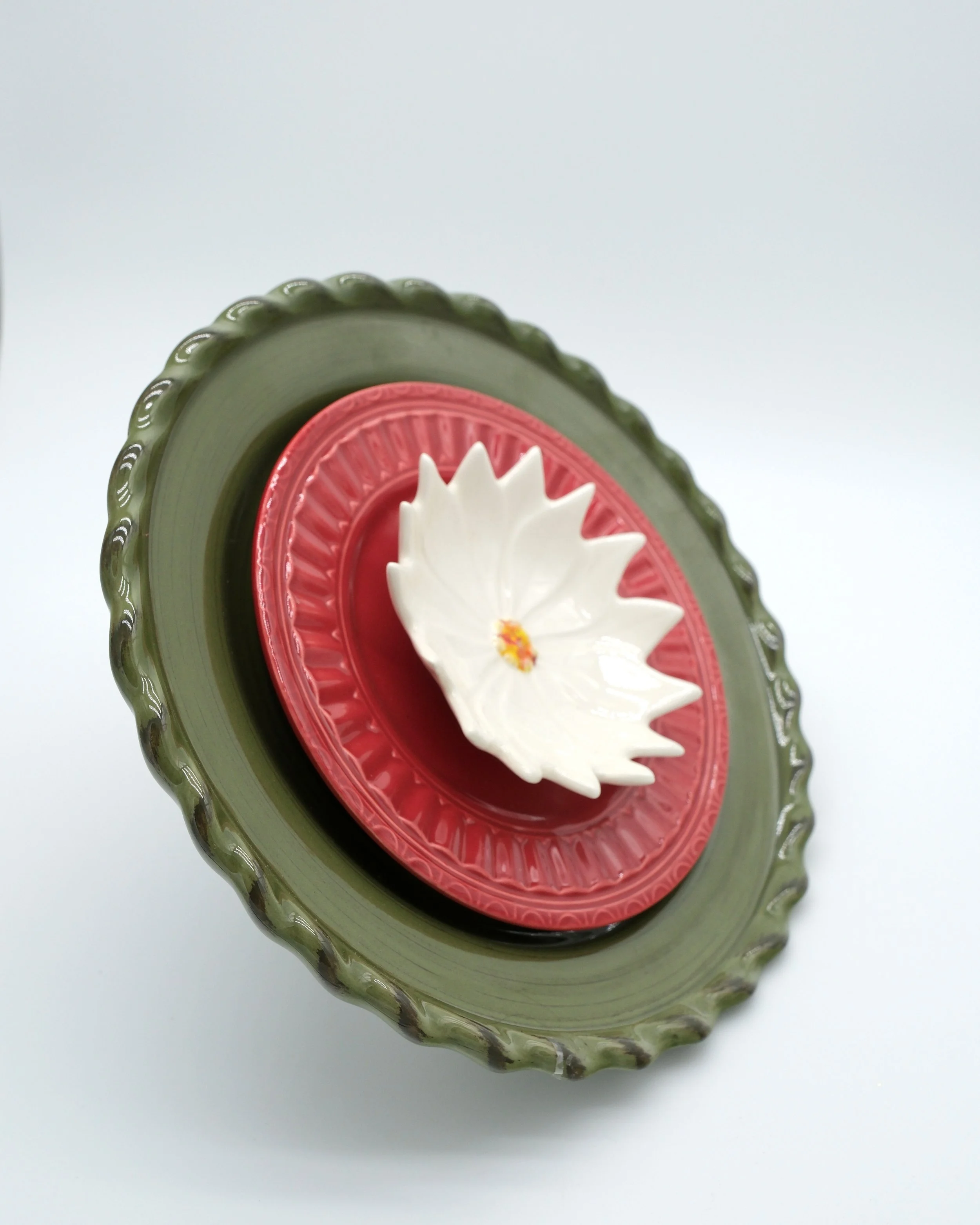 Plate Flower - Holiday White Poinsettia