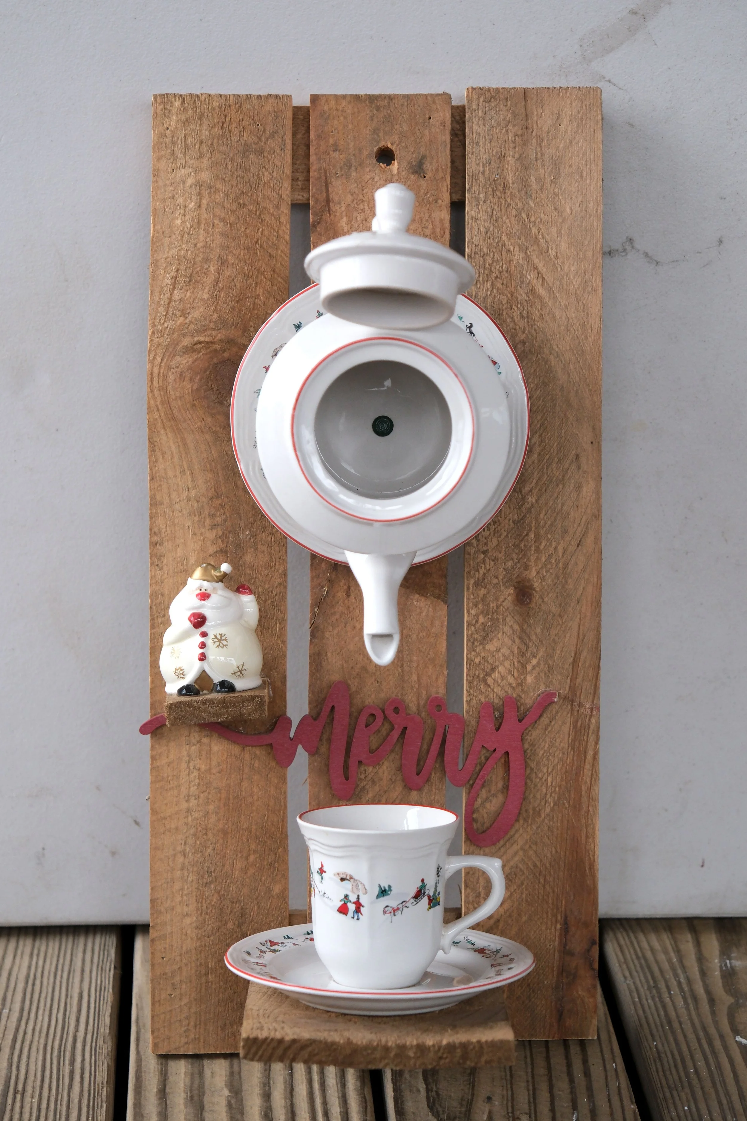 Mounted Teapot4.1.JPG