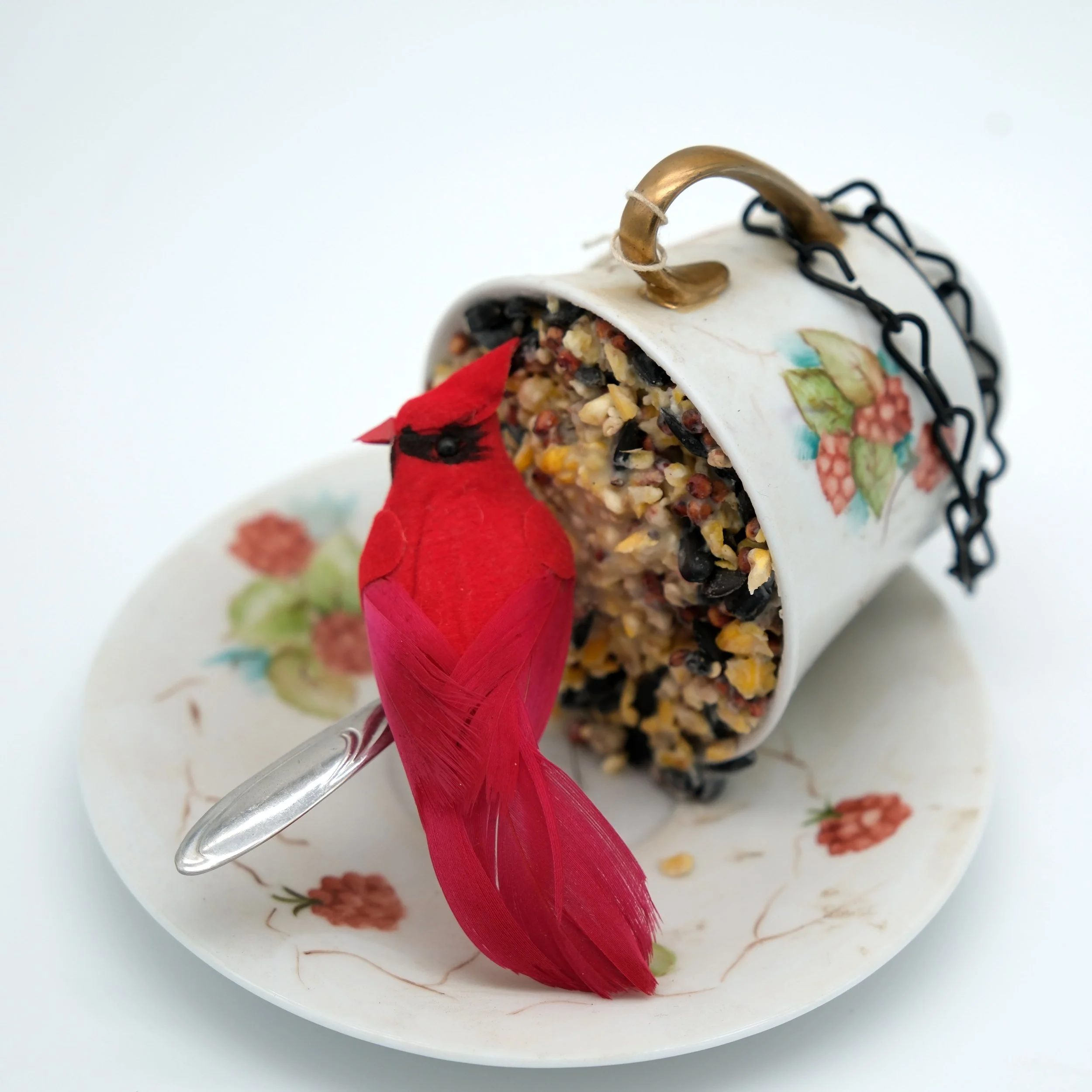 Teacup Birdfeeder - Cardinal