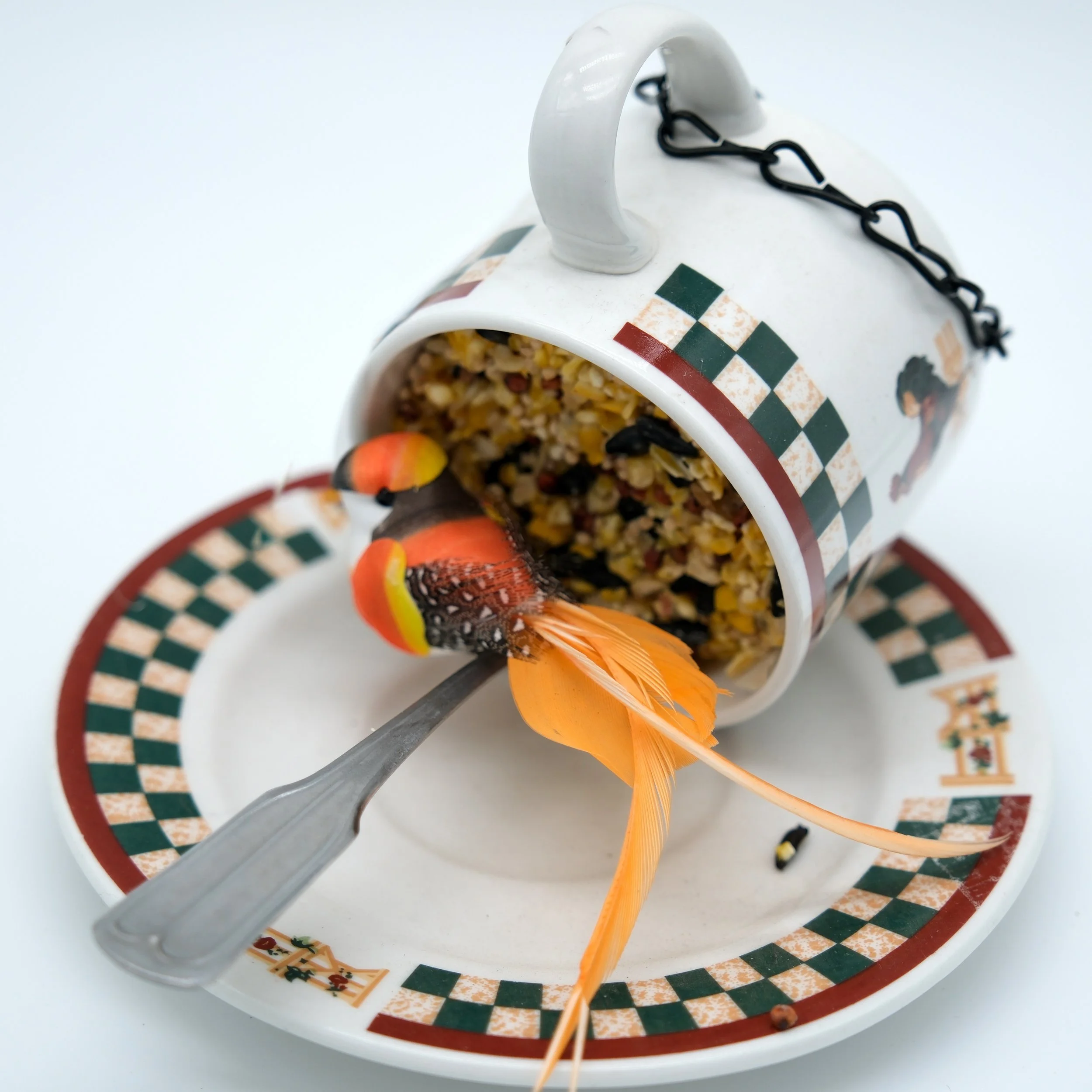 Teacup Birdfeeder - Farmhouse w/ Orange Bird