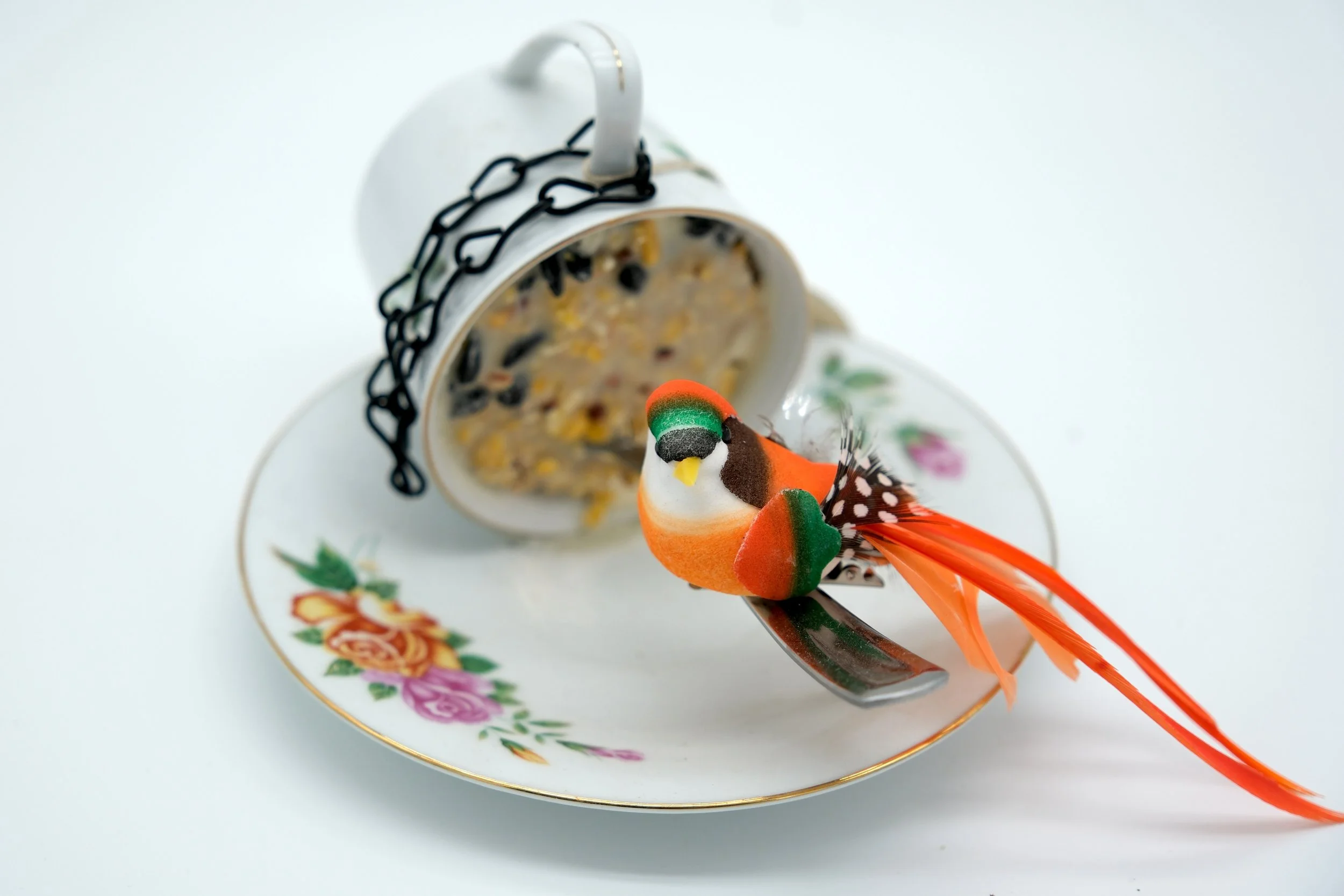 Teacup Birdfeeder - Flowers and Orange Bird