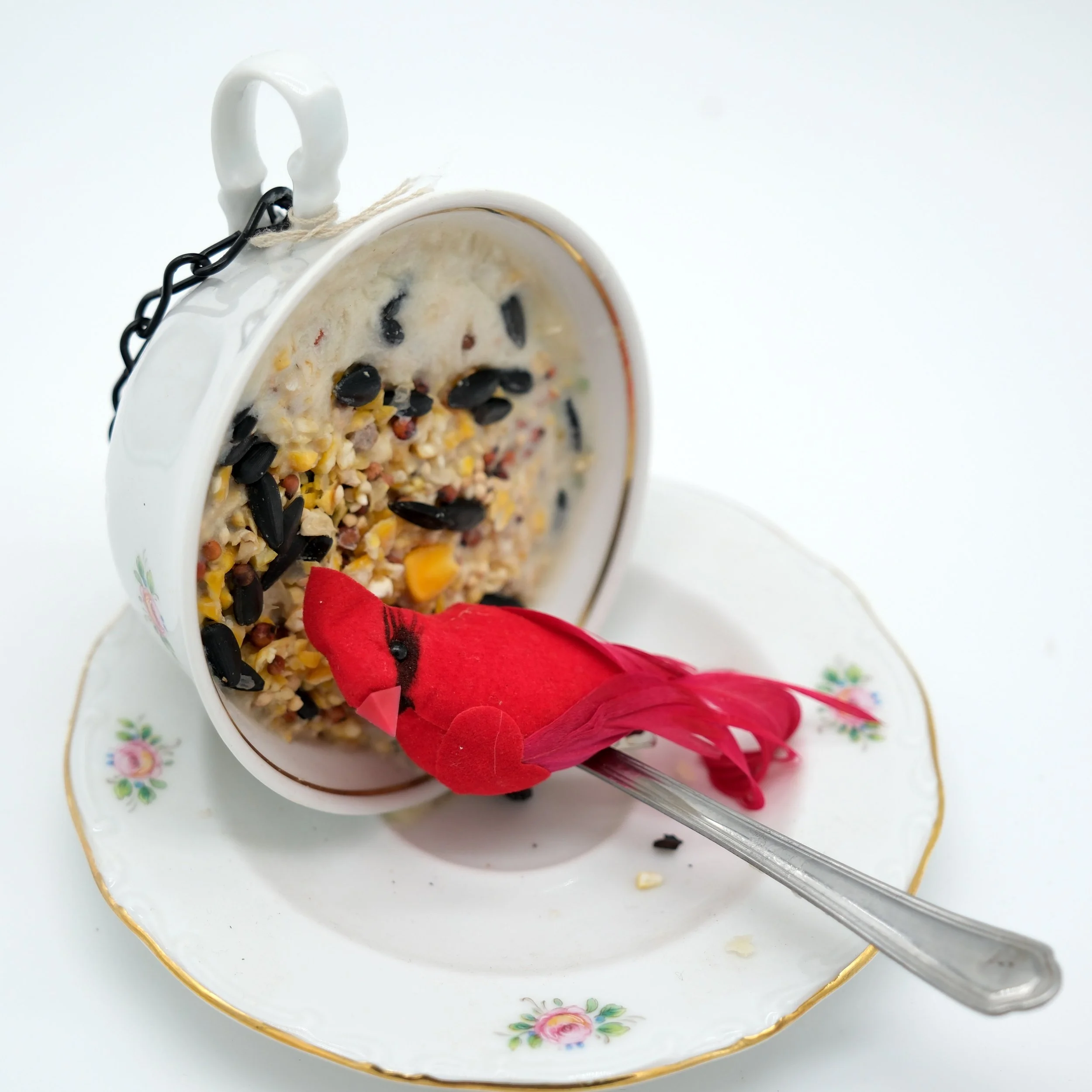 Teacup Birdfeeder - Cardinal w/ Flowers