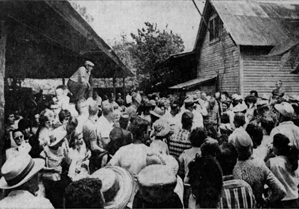 Tons of ‘Junk,’ Fine Furnishings