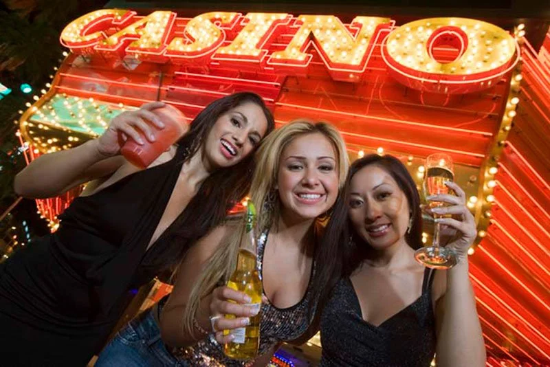 66aacabf76455e396deb6ba5_planning-the-perfect-girls-night-out-in-las-vegas-2.jpg
