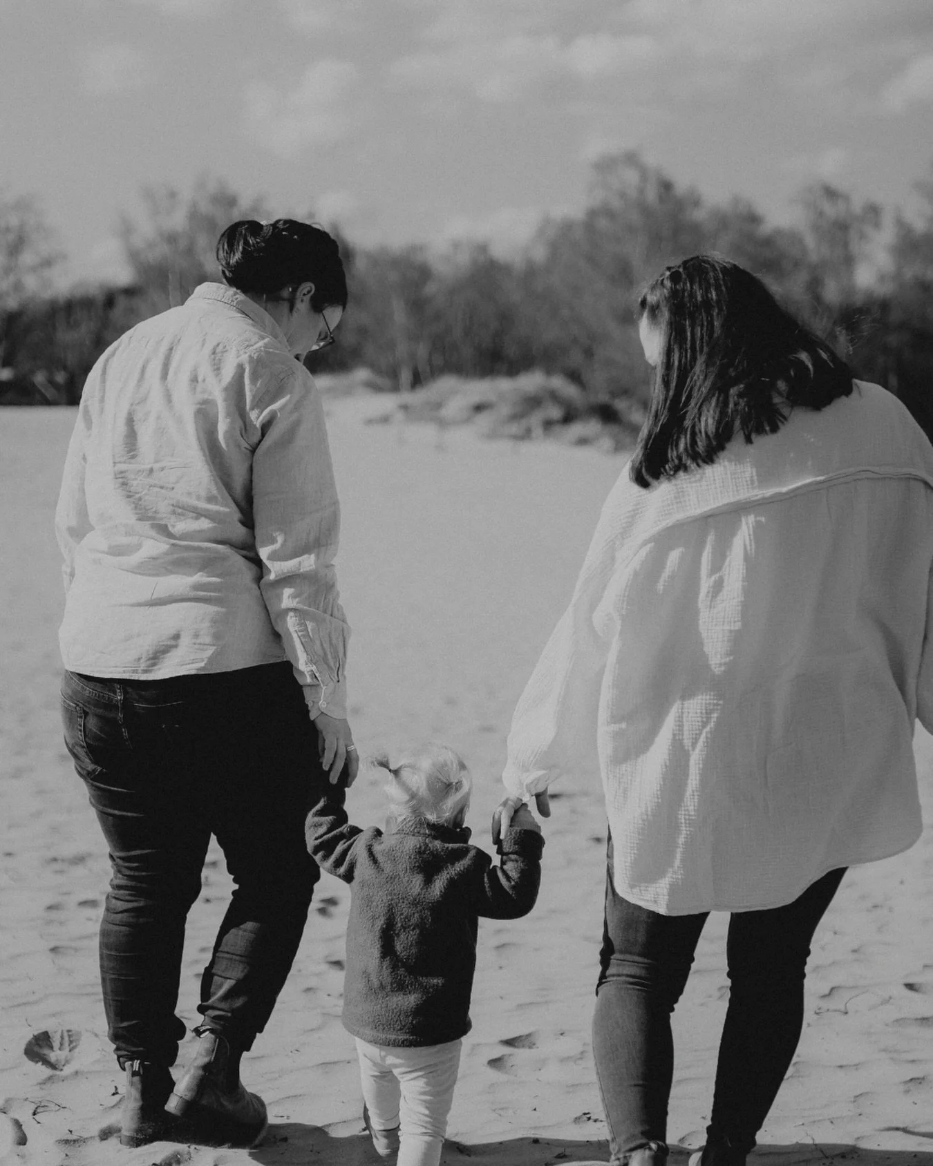 Heute m&ouml;chte ich einen wichtigen Raum &ouml;ffnen.
F&uuml;r Sichtbarkeit. F&uuml;r Liebe. F&uuml;r Echtheit.🏳️&zwj;🌈🏳️&zwj;⚧️

Wir leben in einer Welt, in der es f&uuml;r viele immer noch Mut braucht, einfach man selbst zu sein.
Und genau des