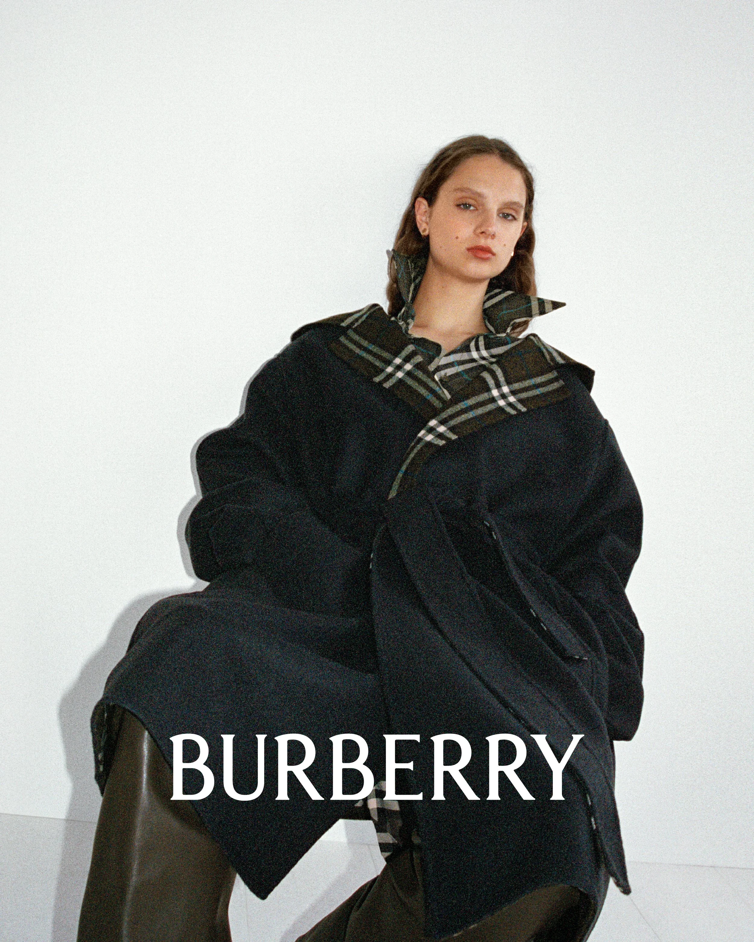 BURBERRY_2024_CLASSICS_P2_sRGB_CROPPED_LOGO_21_4x5.jpg