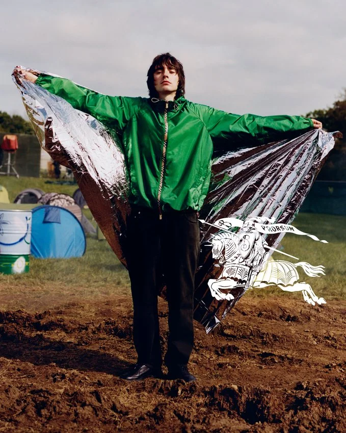 BURBERRY_2025_FESTIVAL_HERO_sRGB_CROPPED_EKD_012_4x5.jpg