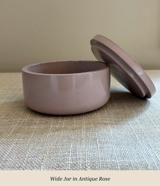 Wide Jar Antique Rose Open.png