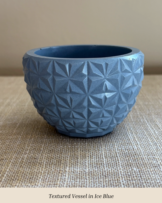 Textured Vessel in Ice Blue.png