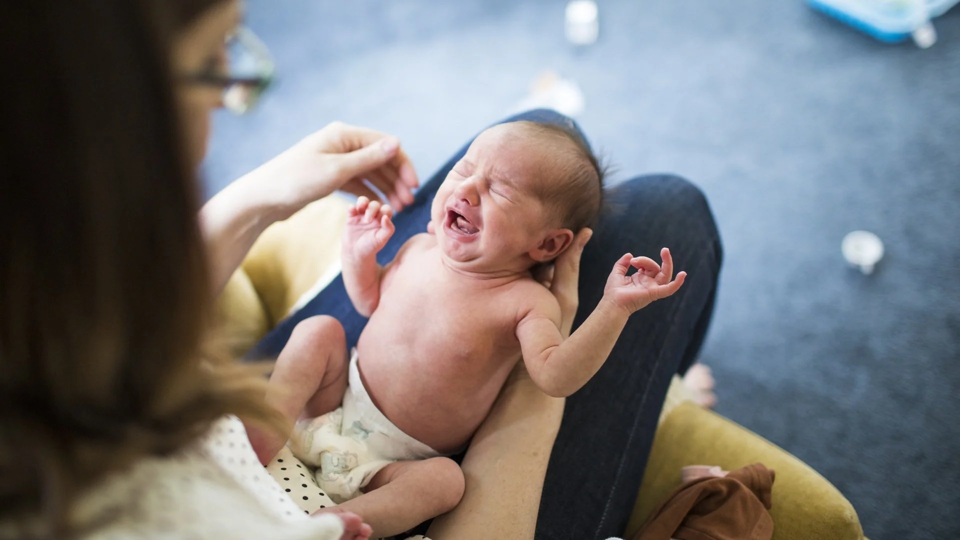 How To Treat Postpartum Anxiety &amp; Why You Shouldn't Try To Do It Alone