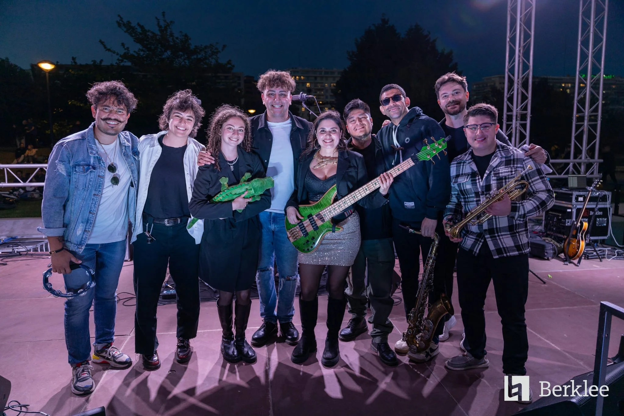 Gio lagos rocadile grupo.jpg