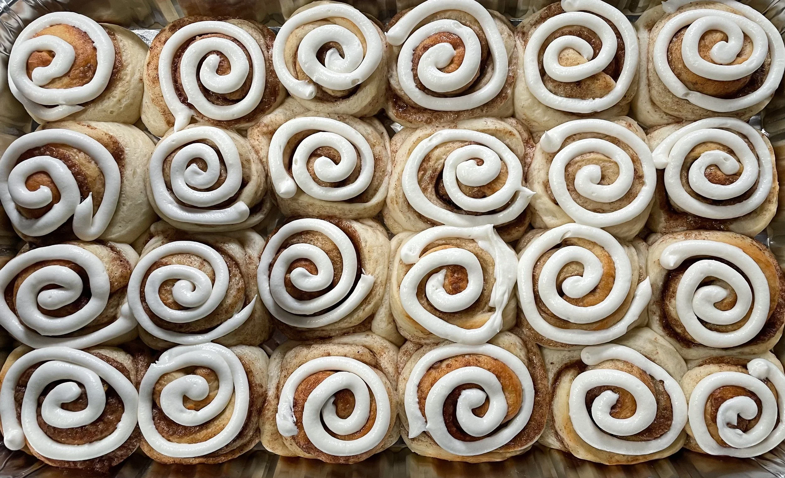 24 Mini Cozy Swirls (3 toppings available)