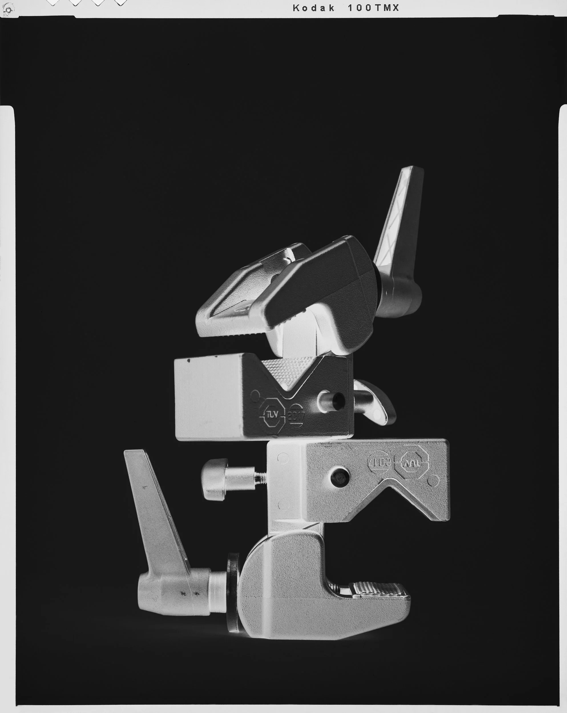 'Apparatus_09 Manfrotto 035 Double Super Clamp_02'  2024