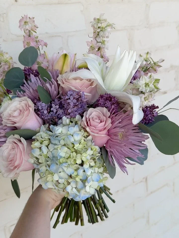 Lush bouquet for Summer💜🤩 

@soiree_okc