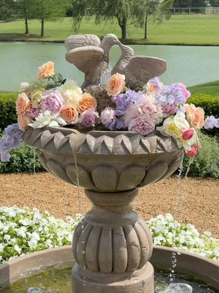 Some pretty pastels with @emmalinerosefloral last week!!