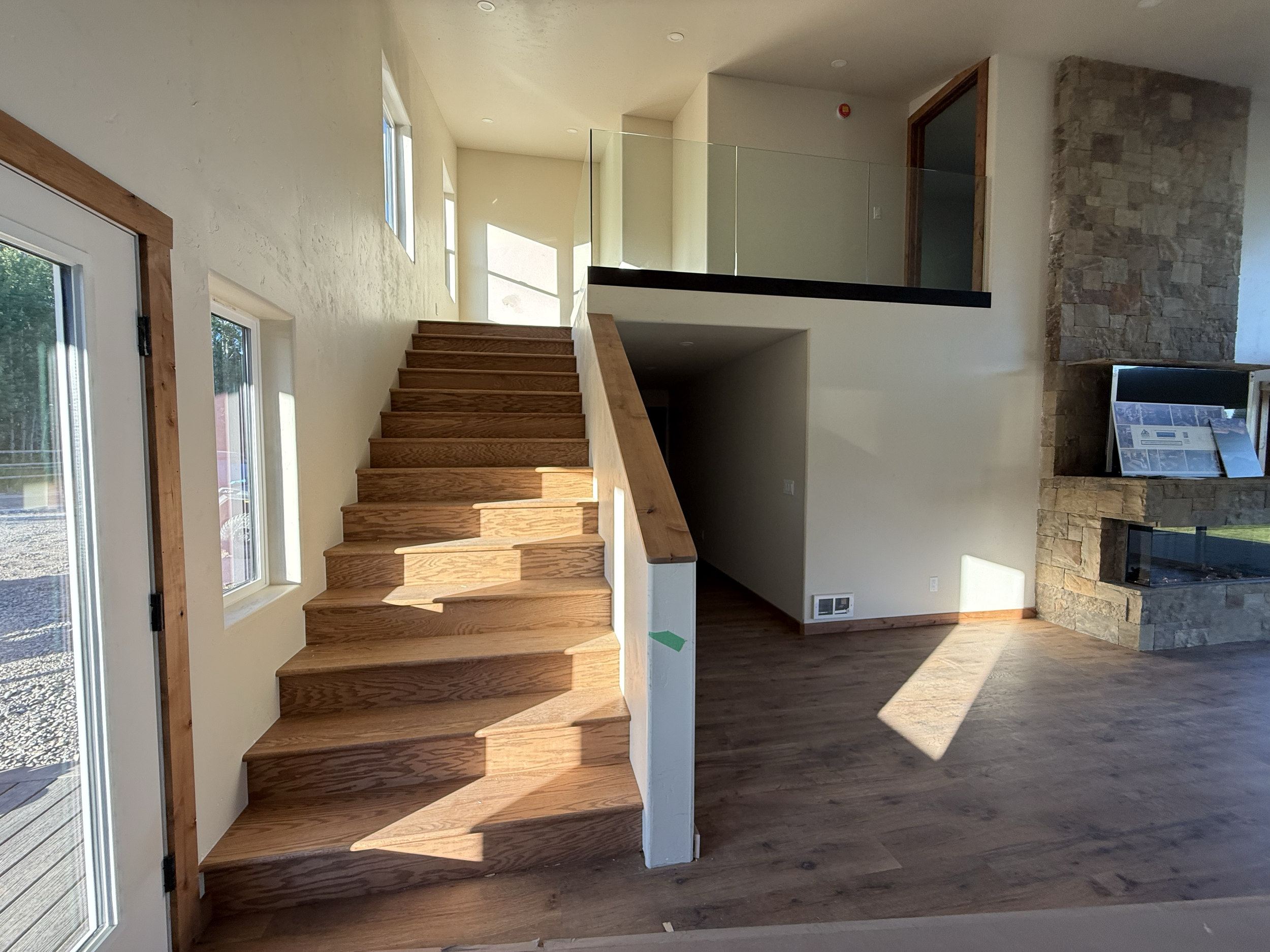 Main Level Stairs.png