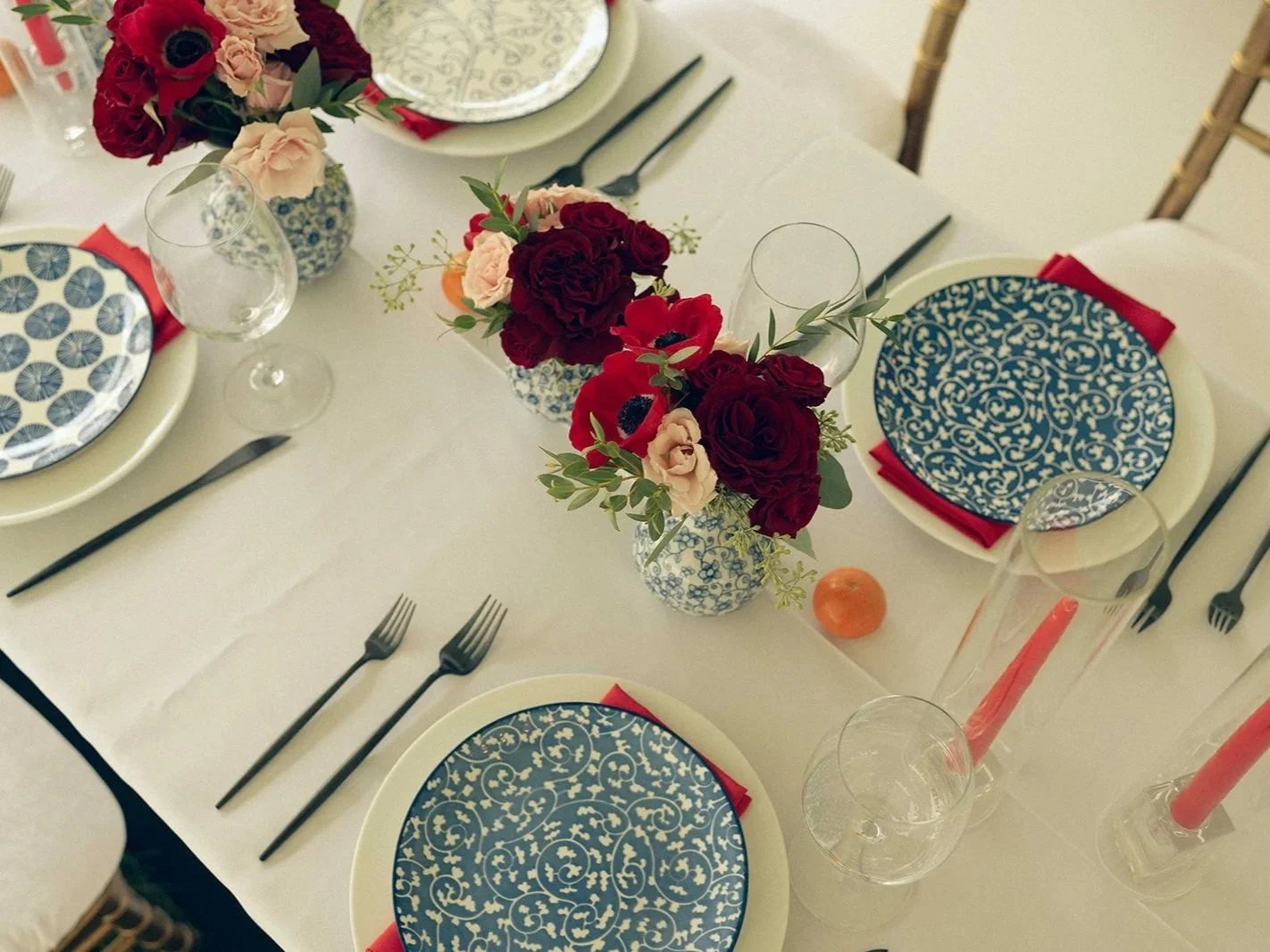 blue and red wedding tablescape