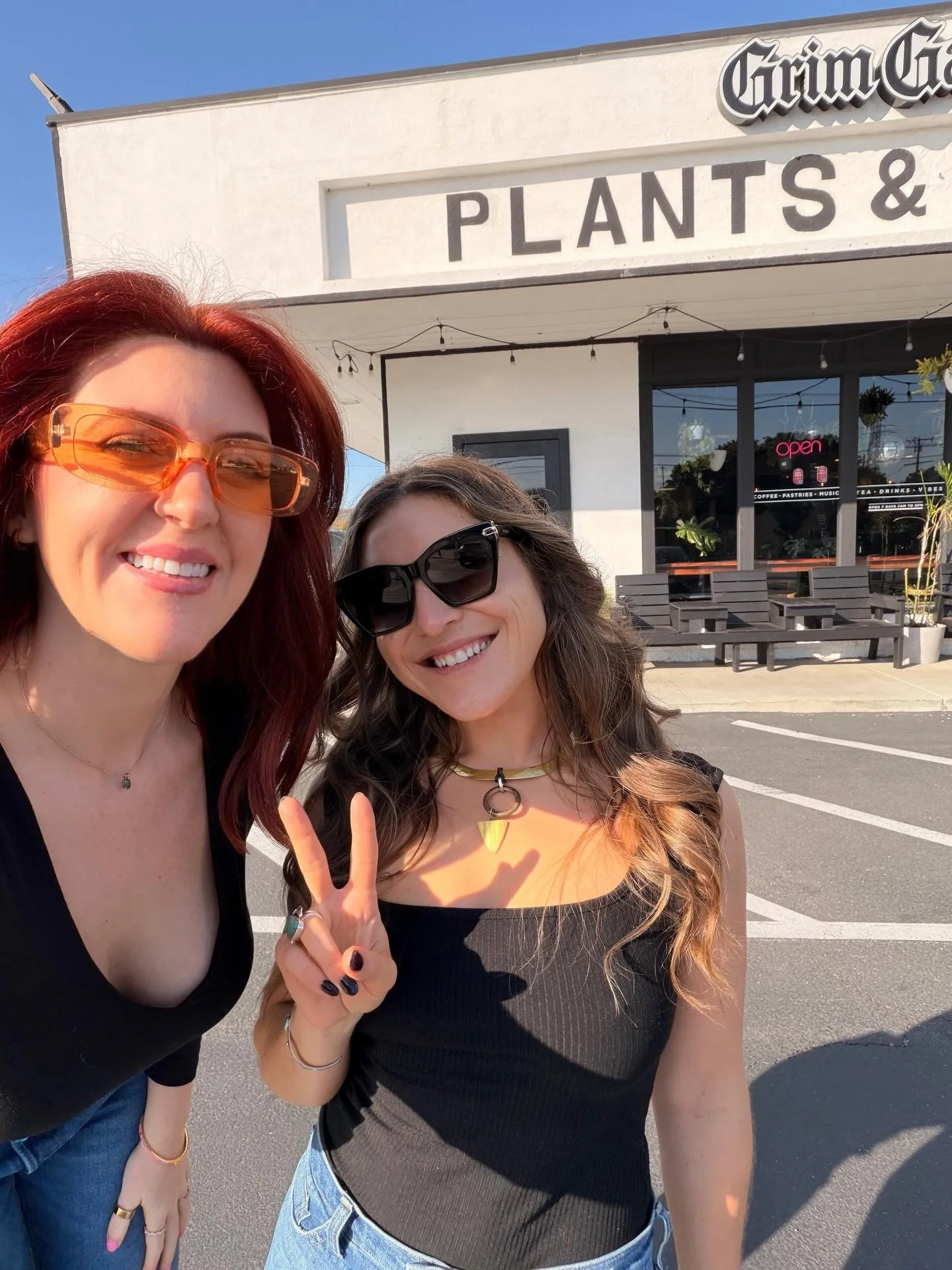 Feb so far. 

You know there&rsquo;ll be mirror selfies. 

#february #cali #mirrorselfies #divebar #thebest