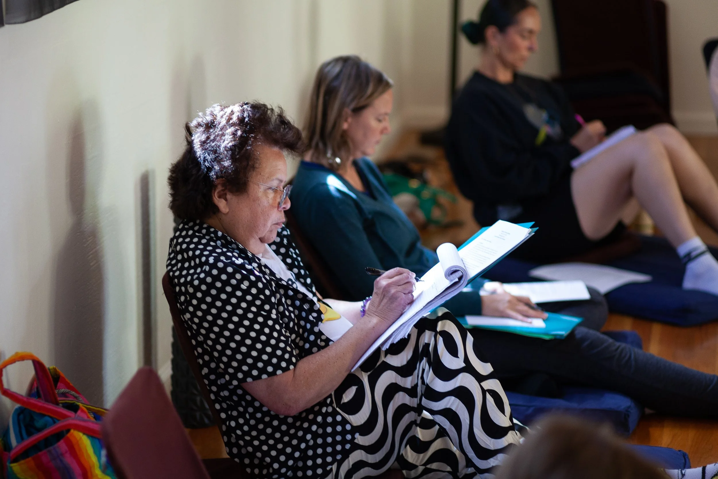 Unleashing Your Inner Warren Buffett: Femthrive's Guide to Mastering Focus