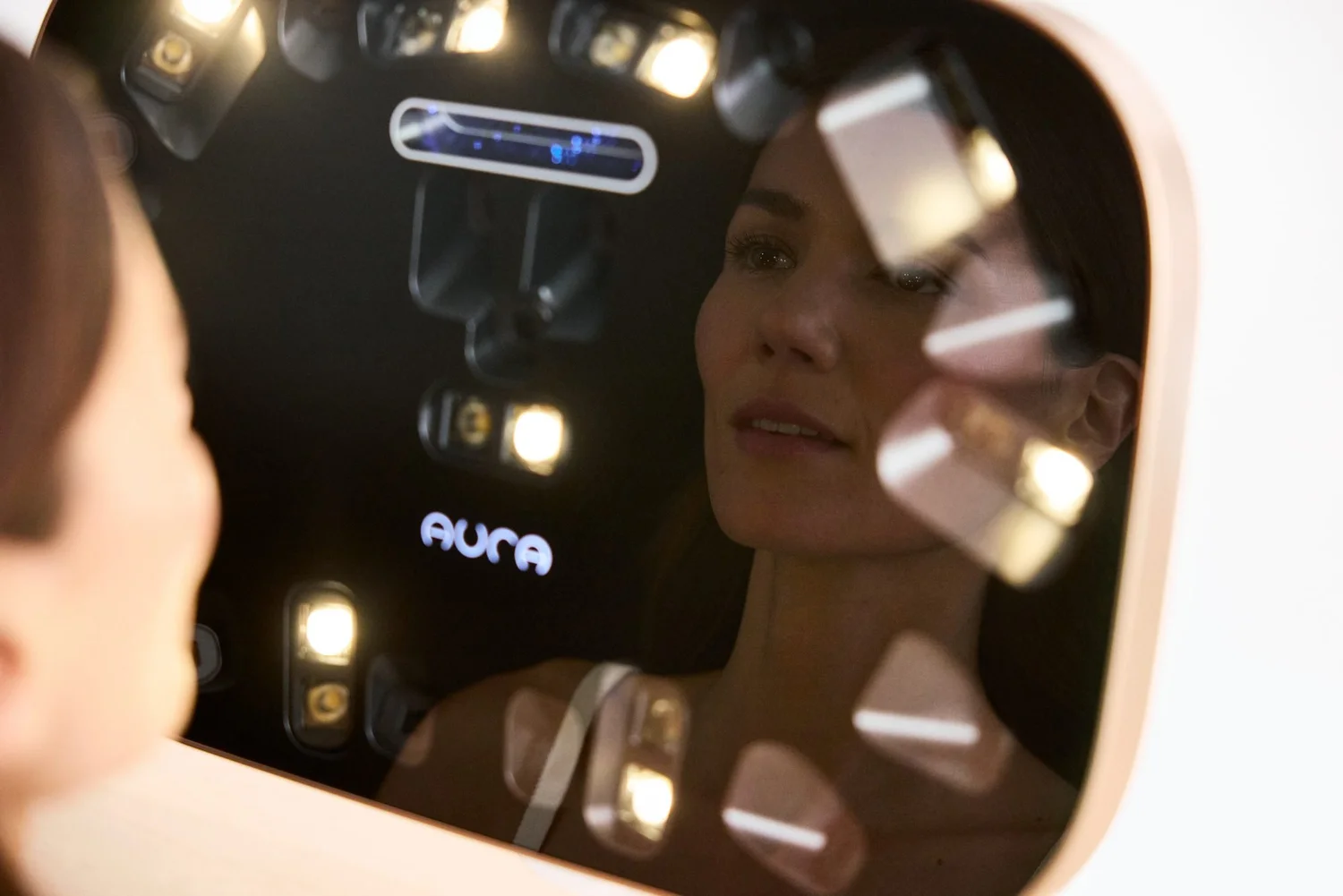 Aura 3D imaging system illuminated during a skin capture