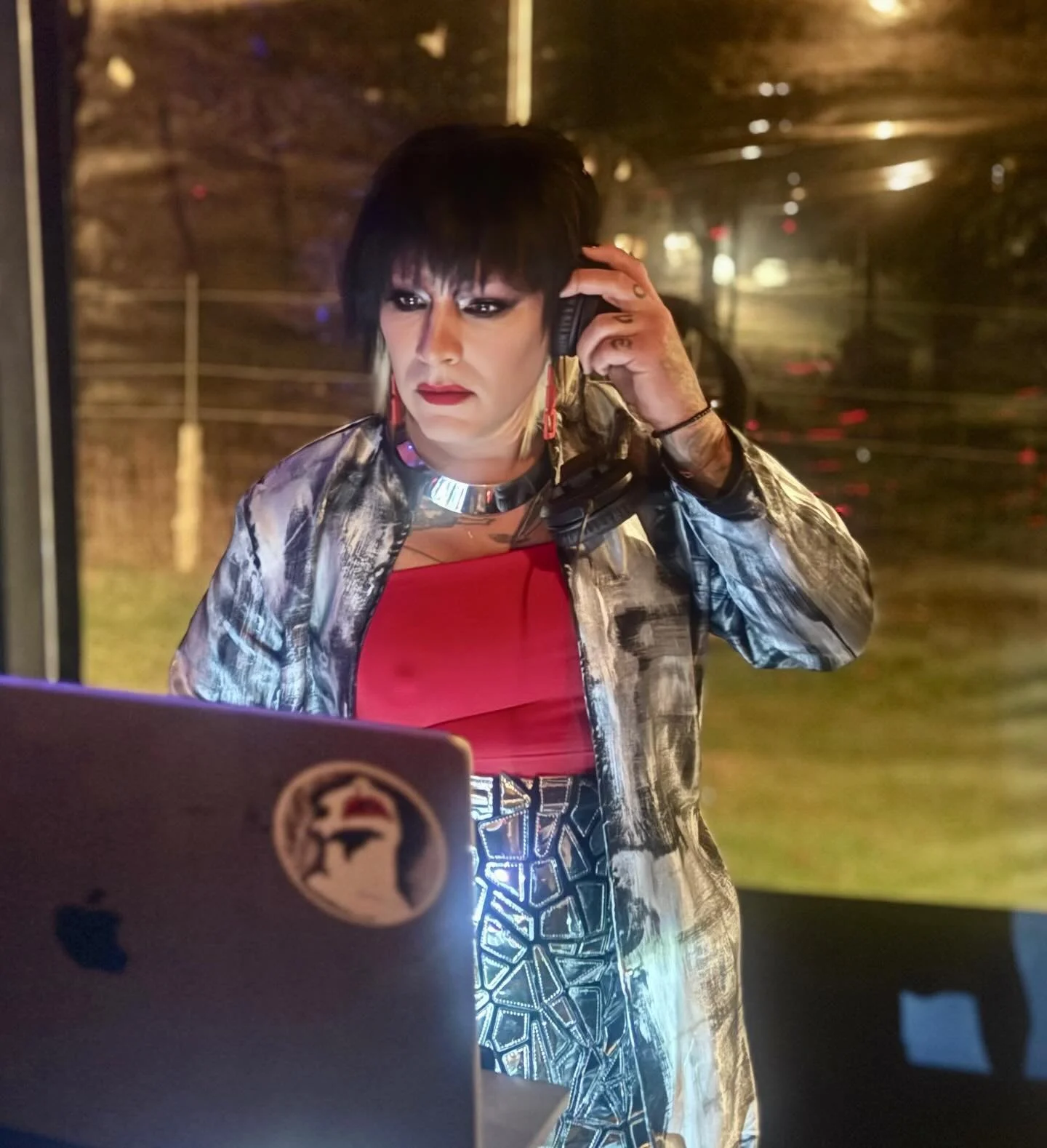 Friday night @slowfoxfarm with @mizzhunty - always a good time 🖤🖤🖤