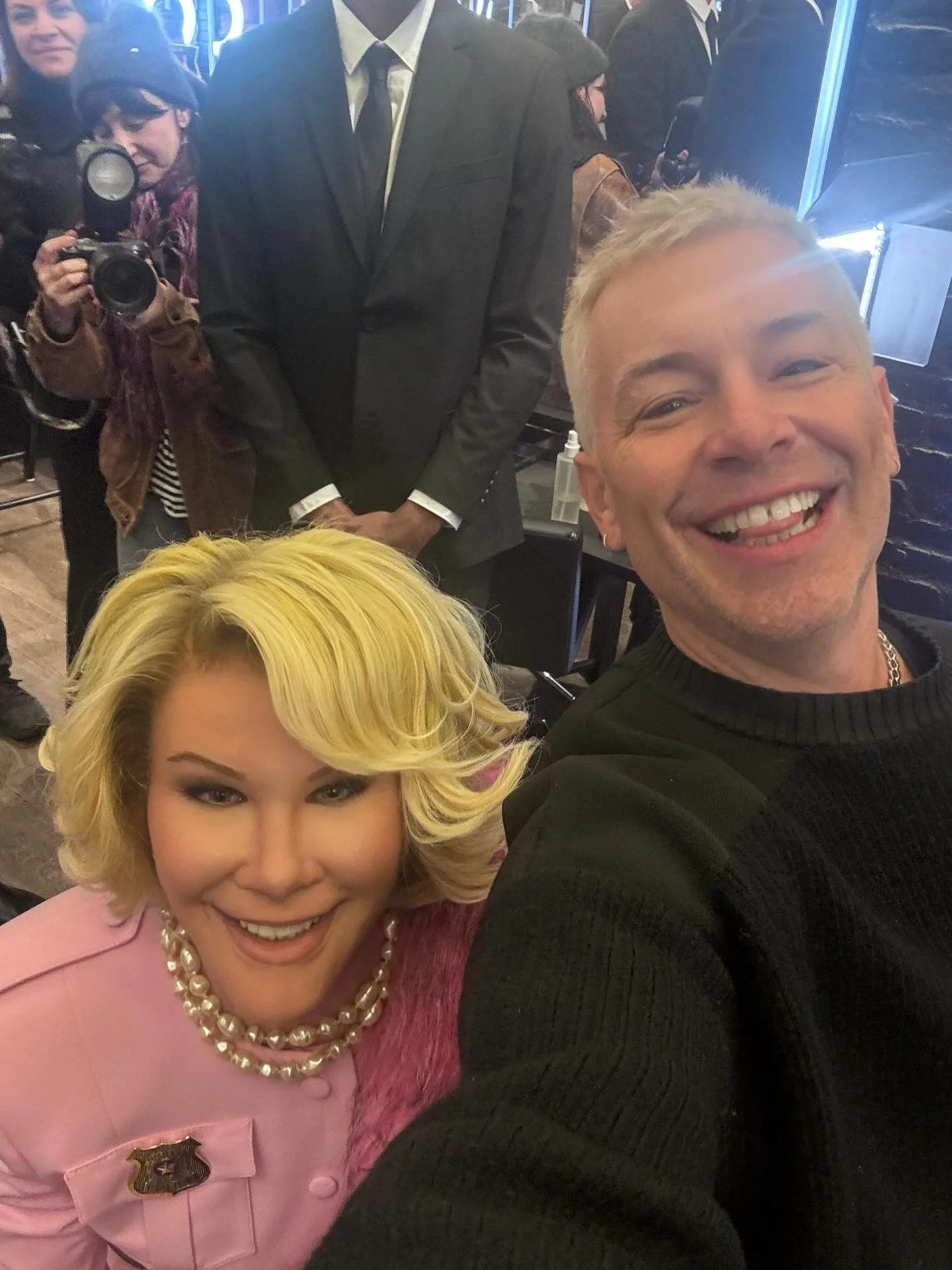 Icon @thealexisstone came for a visit today @maccosmetics 
#joanrivers #drag #alexisstone #macvivaglam