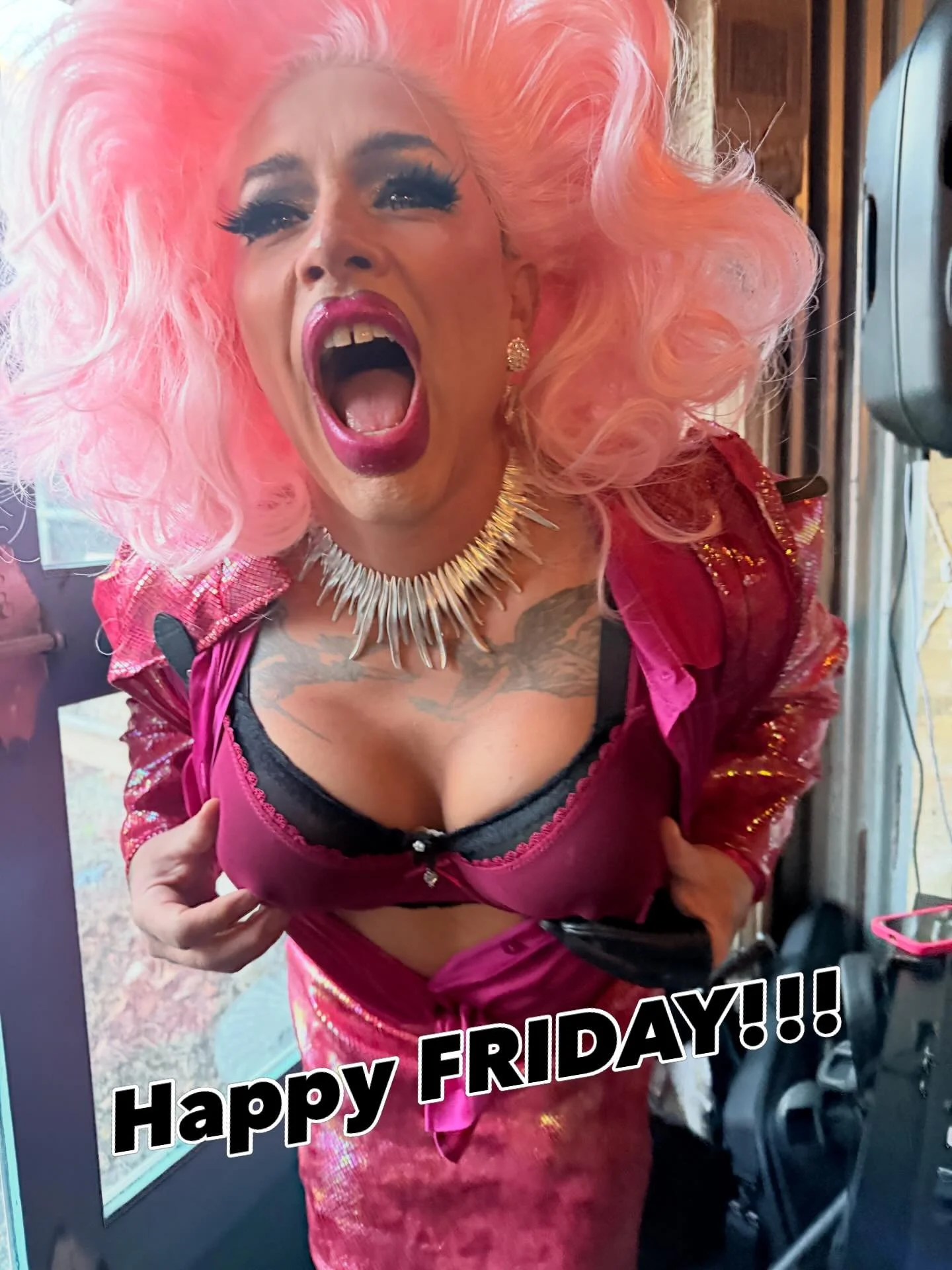 Happy Friday everyone!!!!

#tgif #drag #gayhudaon #dragdj #hudsondj