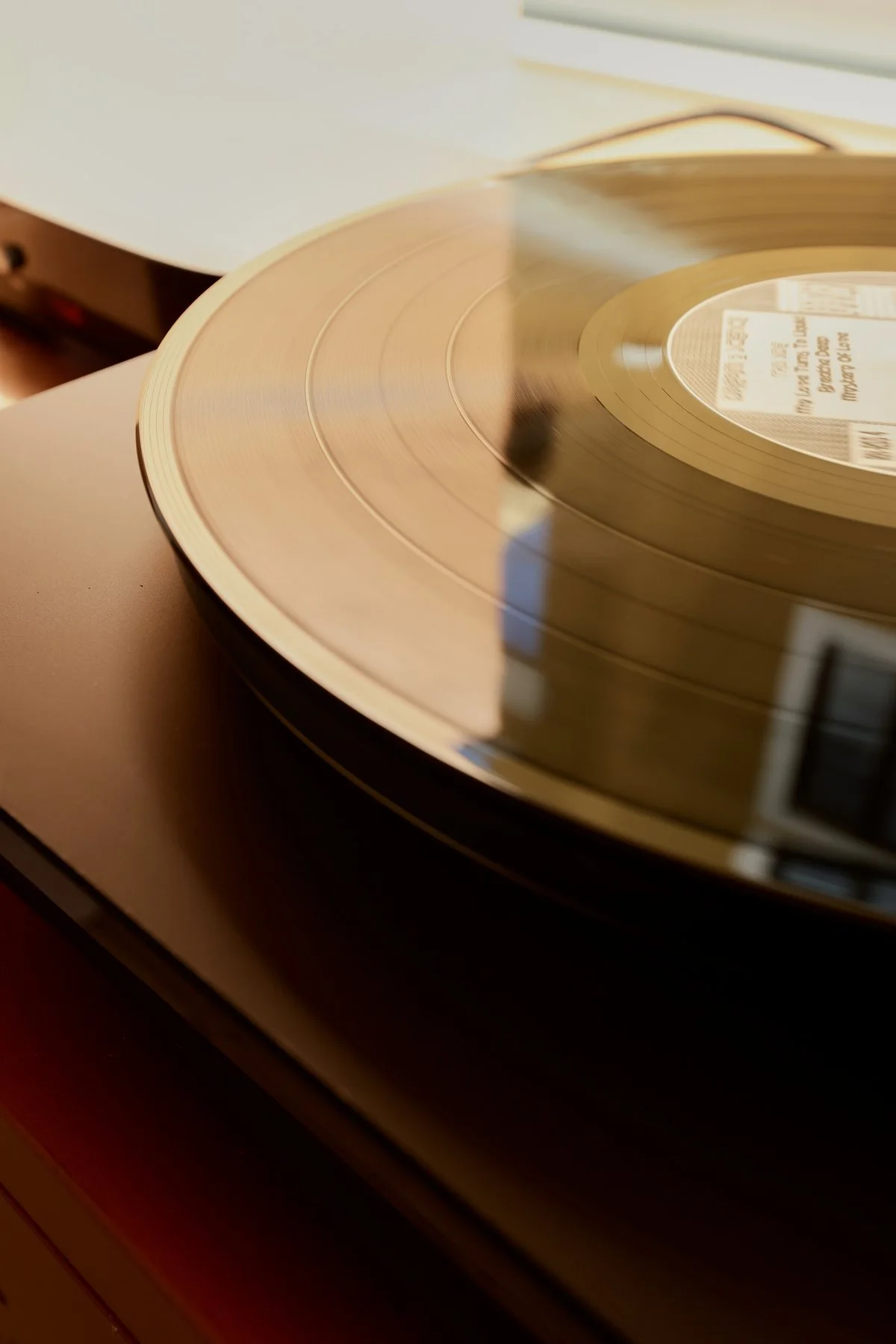 A record spinning on the turntable in the Santa Monica lounge