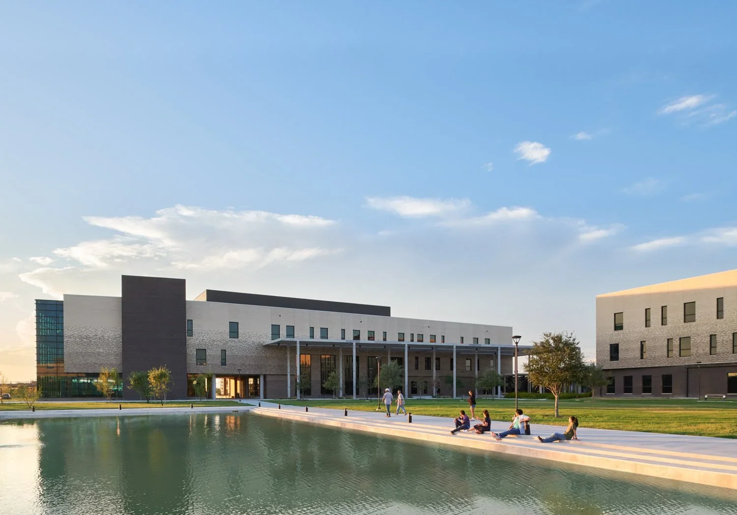 del+mar+college+water+feature+Luis+Ayala.webp