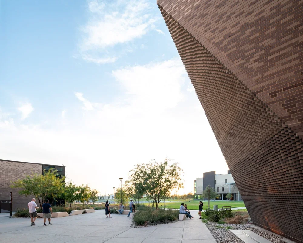 del+mar+college+angled+brick+wall+Luis+Ayala.webp