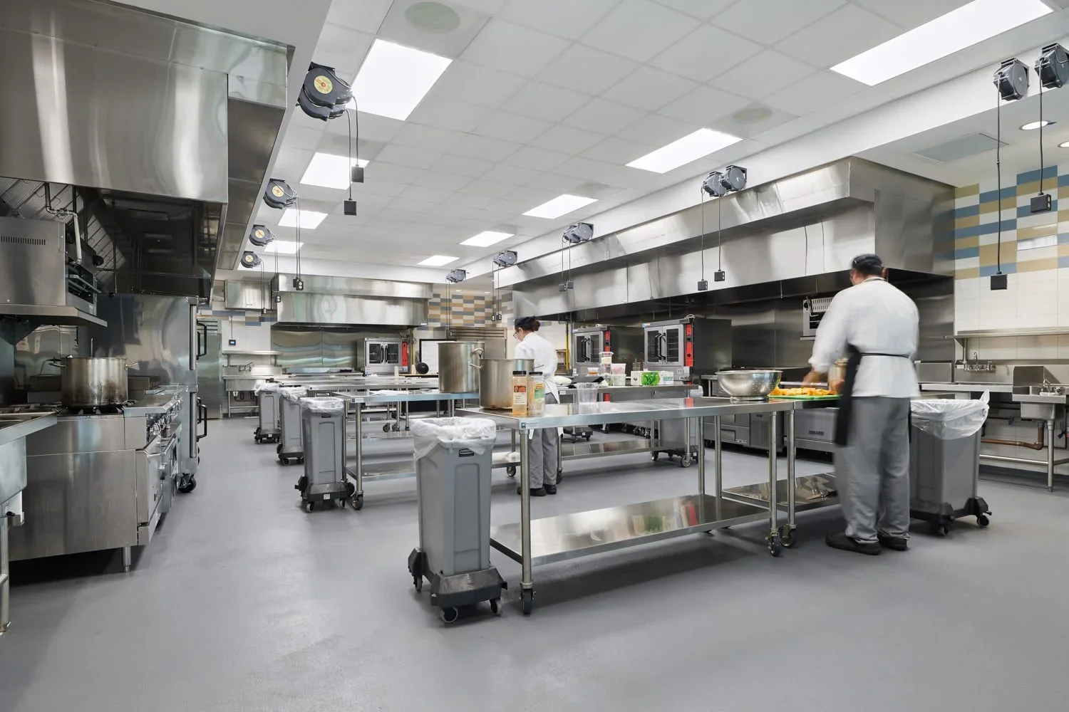del+mar+college+culinary+kitchen+Luis+Ayala.webp