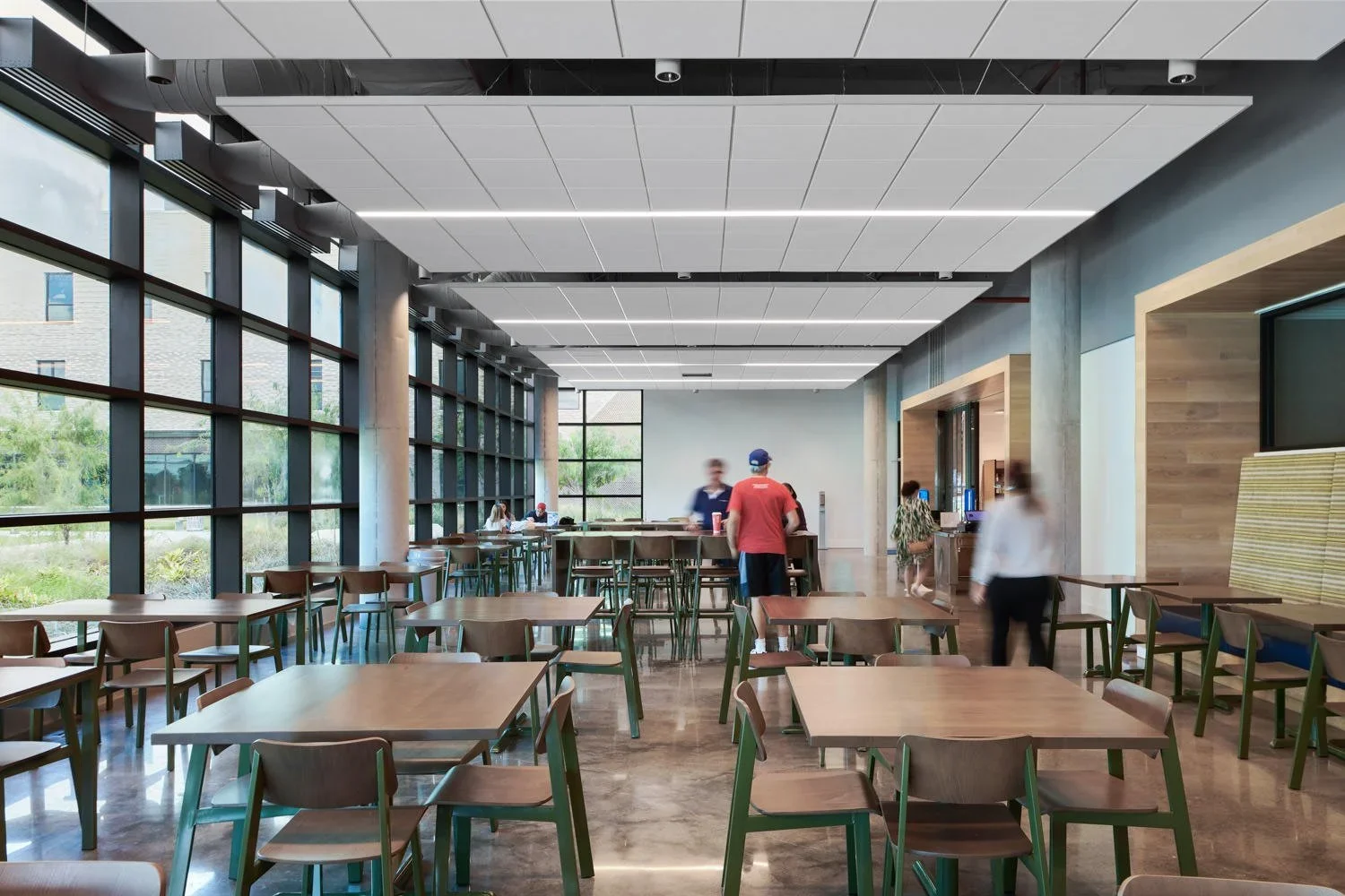 del+mar+college+cafeteria+Luis+Ayala.webp
