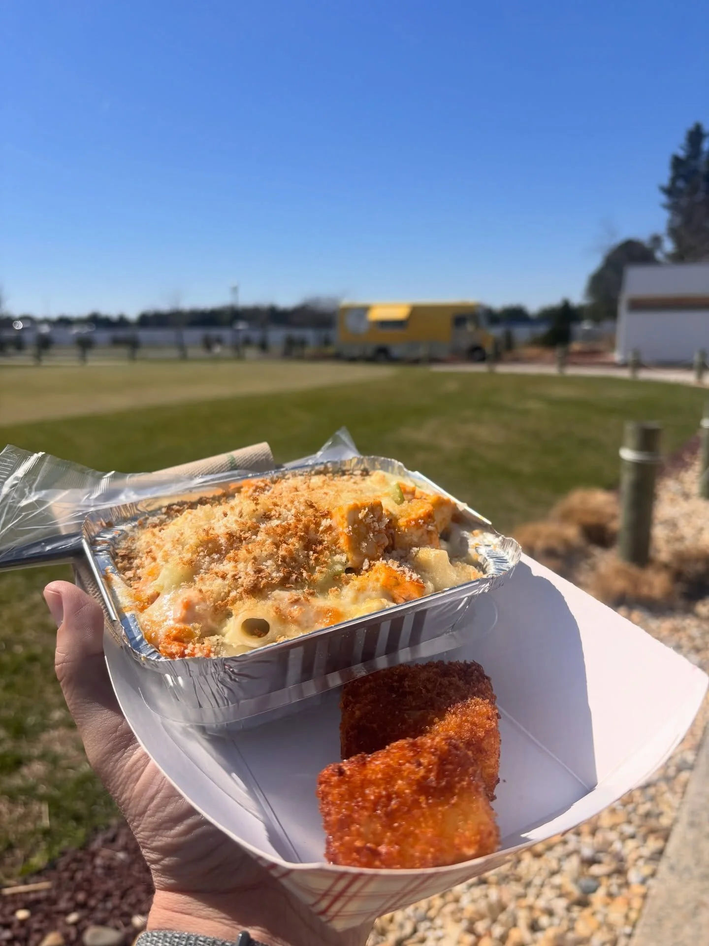 Name a better combo&hellip; we&rsquo;ll wait ⛳️🍝

Grandpa Mac available daily at the Classic!

#grandpamac #followthenoodle #acgc #golf #macncheese