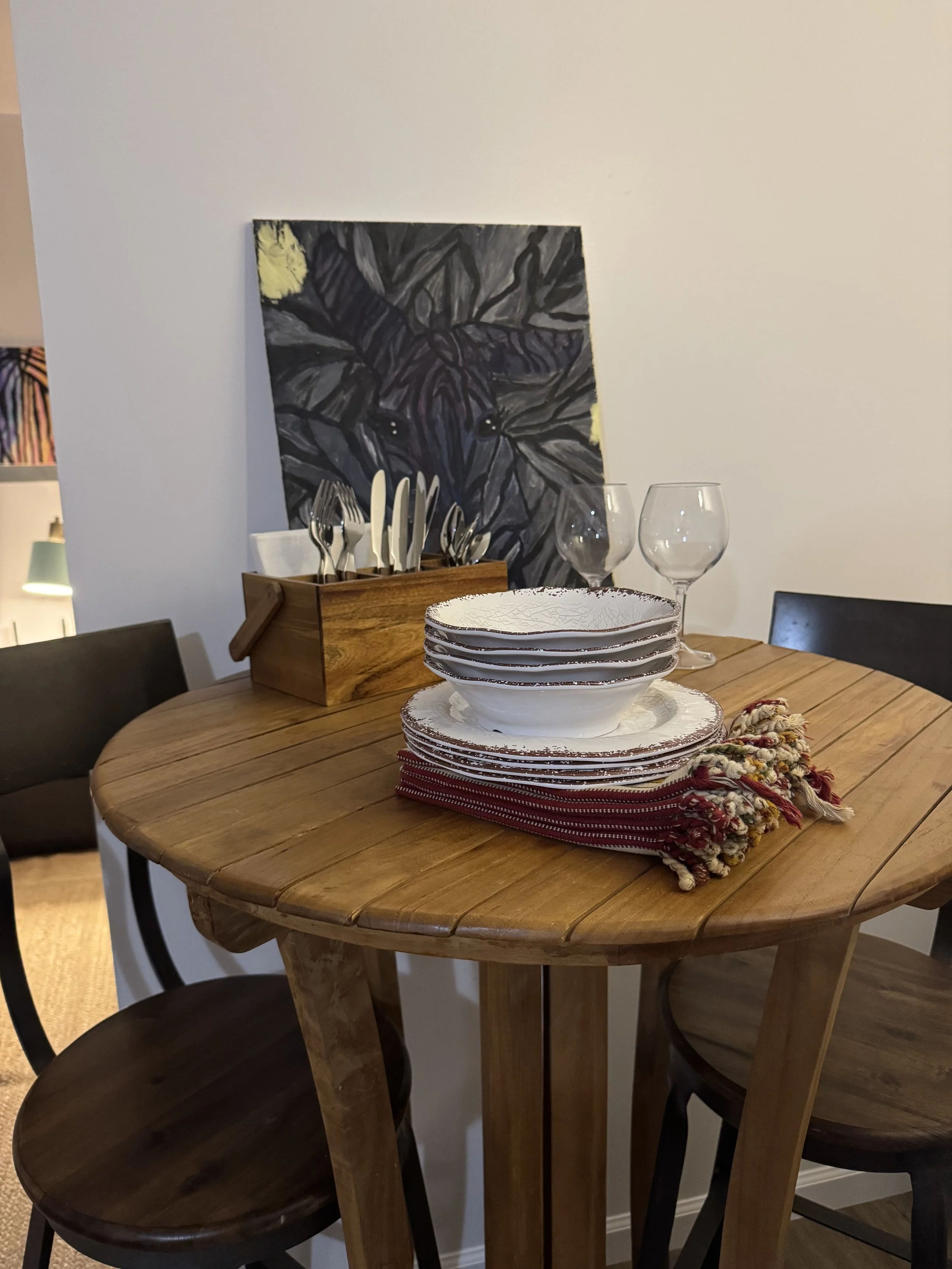 rancho-pancho-cabin-breakfast-nook-dining