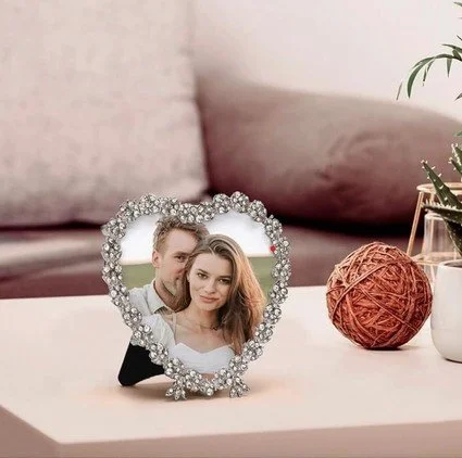 FAIRE heart shaped wedding picture frame 3.jpg