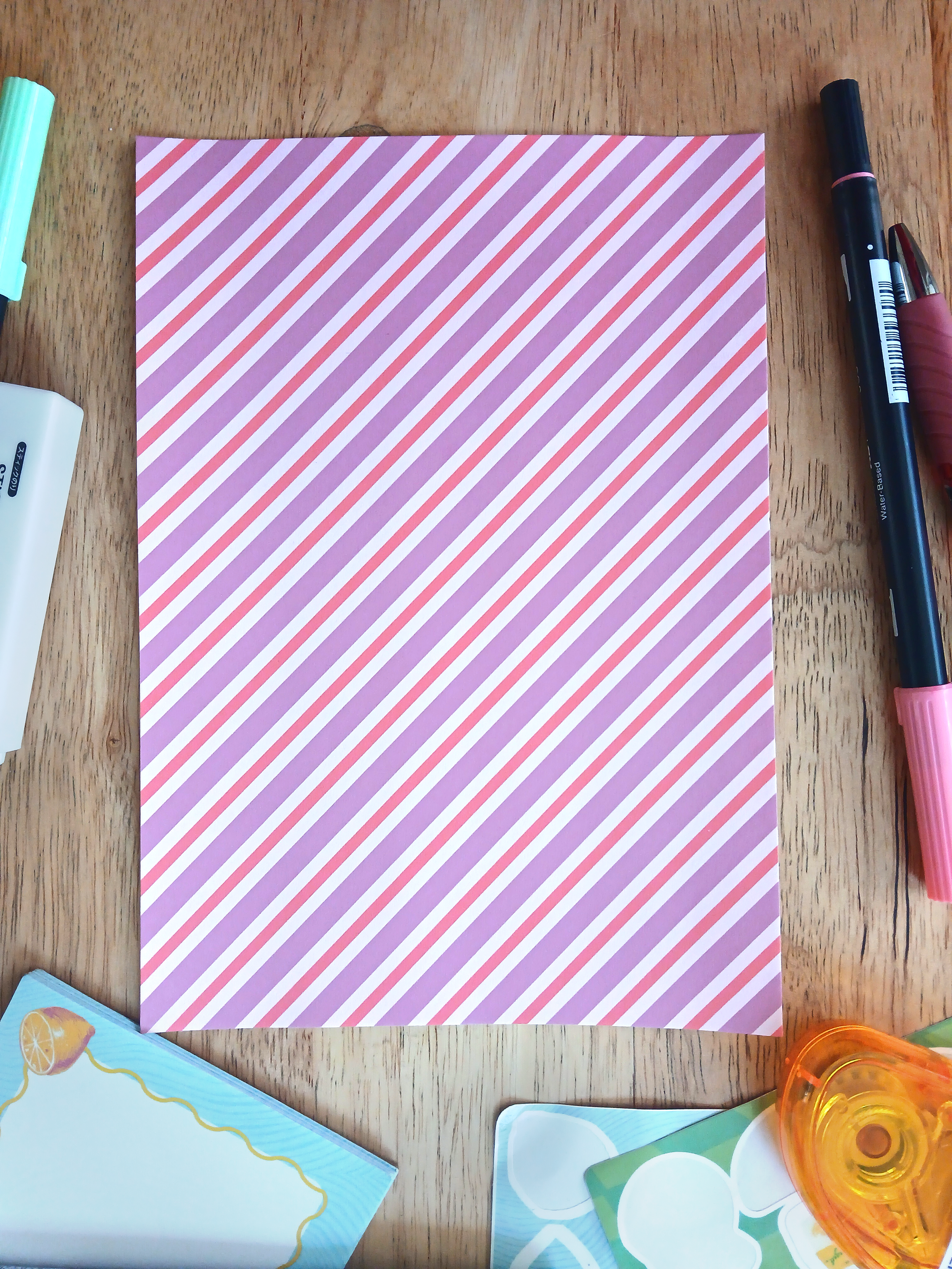 Groovy Girl Paper Pack Page Stripes.png