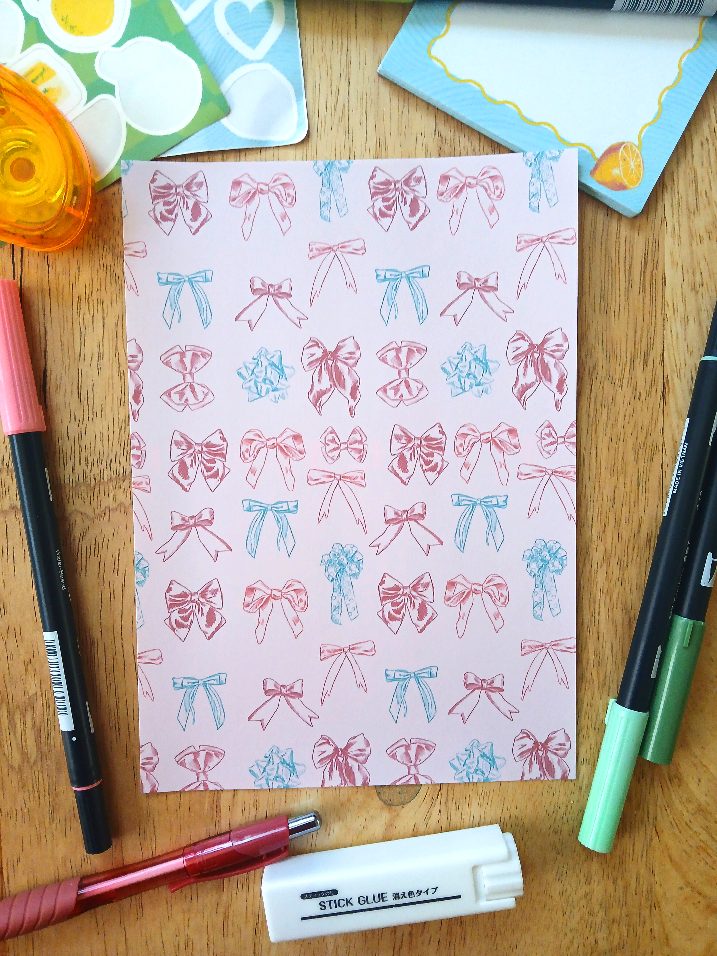 Groovy Girl Paper Pack Page Bow.png
