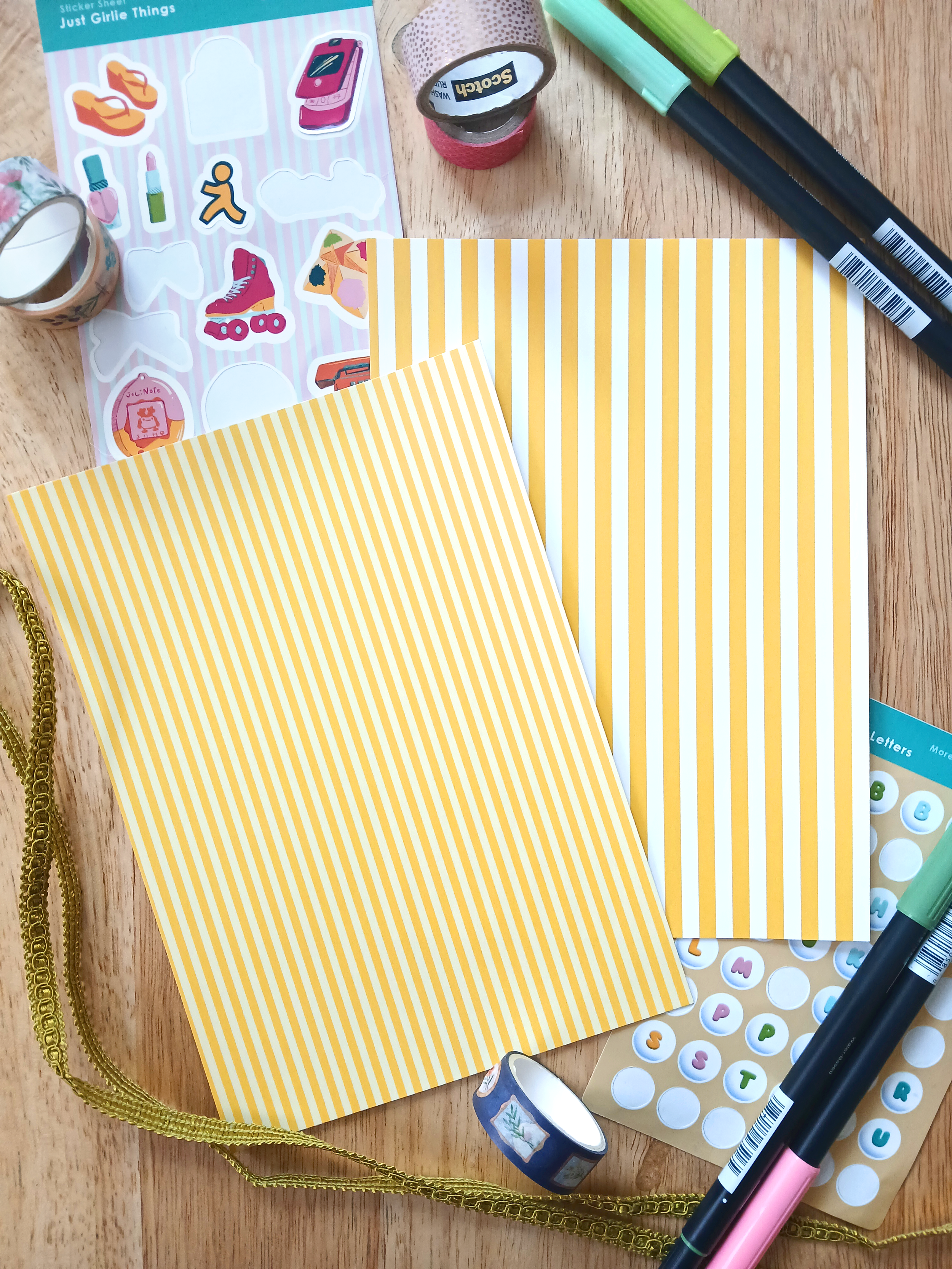stripe paper pack yellow.png