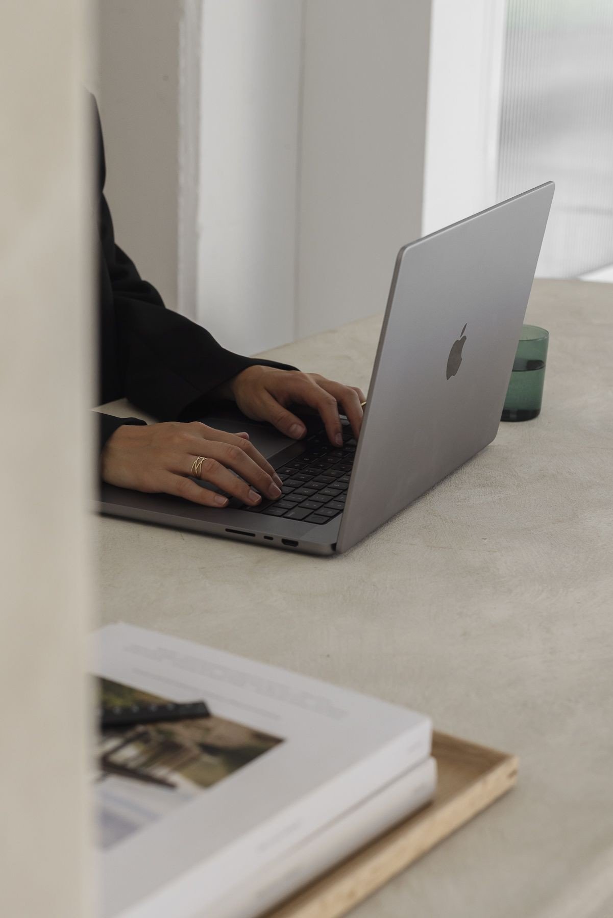 social media freelancer, remote work, europe based, available worldwide