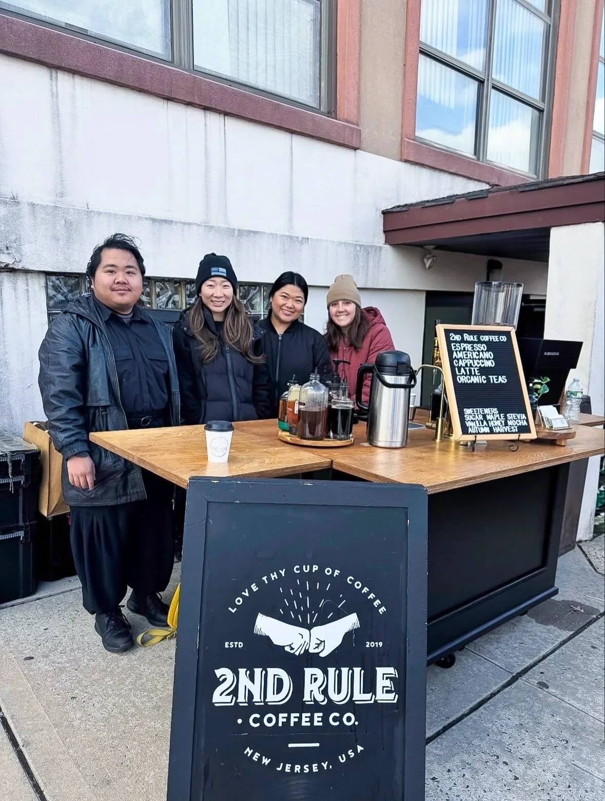 Elijah&rsquo;s Promise community kitchen served 920 meals on Thanksgiving 🦃🙌 It never ceases to amaze us the dedication and impact they have on this community.

For 6 years in a row, our coffee cart has been able to partner with @elijahspromise tha