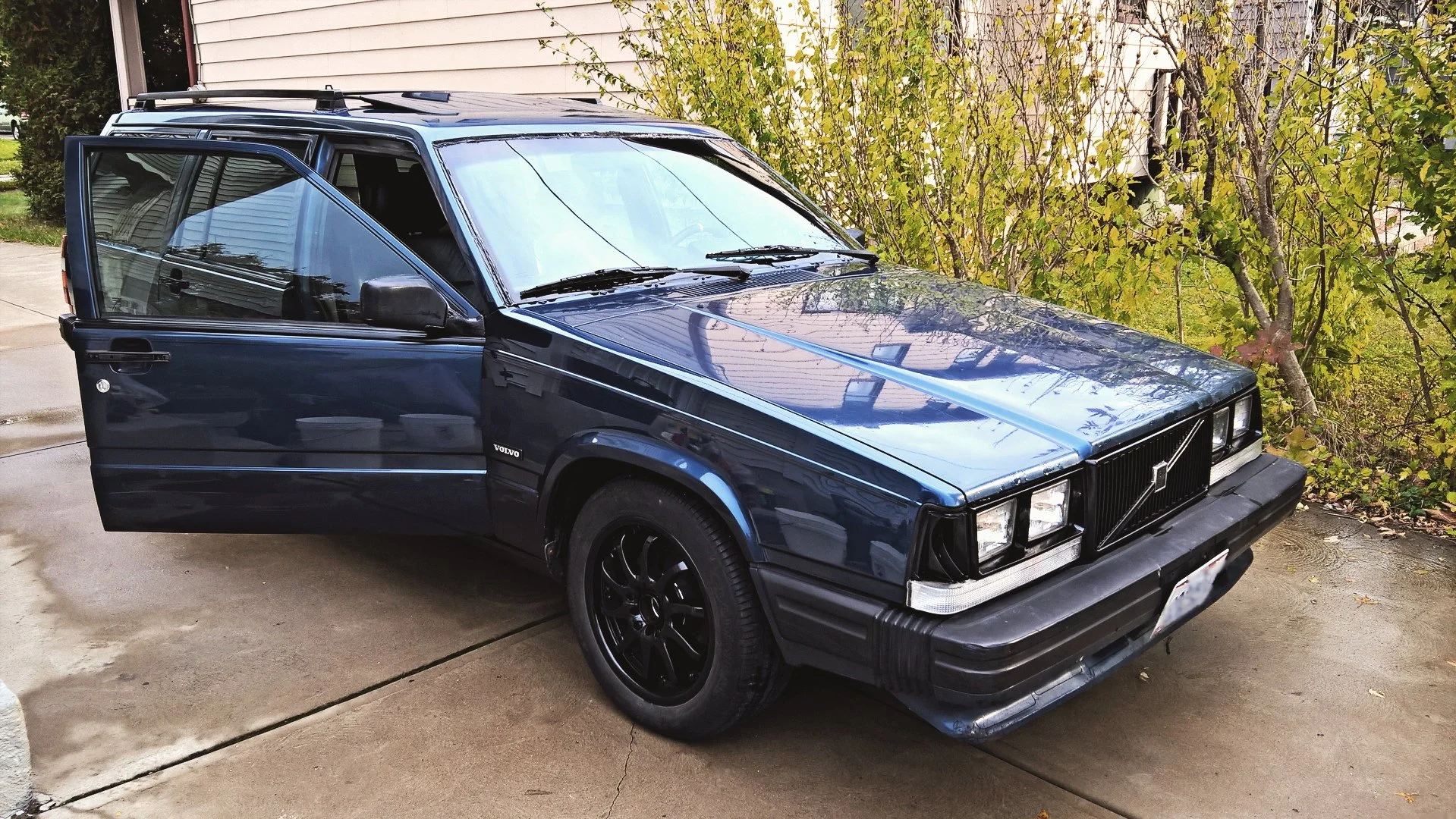 Stock photo for Chrome Delete; with Volvo 740 Chrome Deleted using Plasti-Dip. Vinyl has a far longer Lasting Result