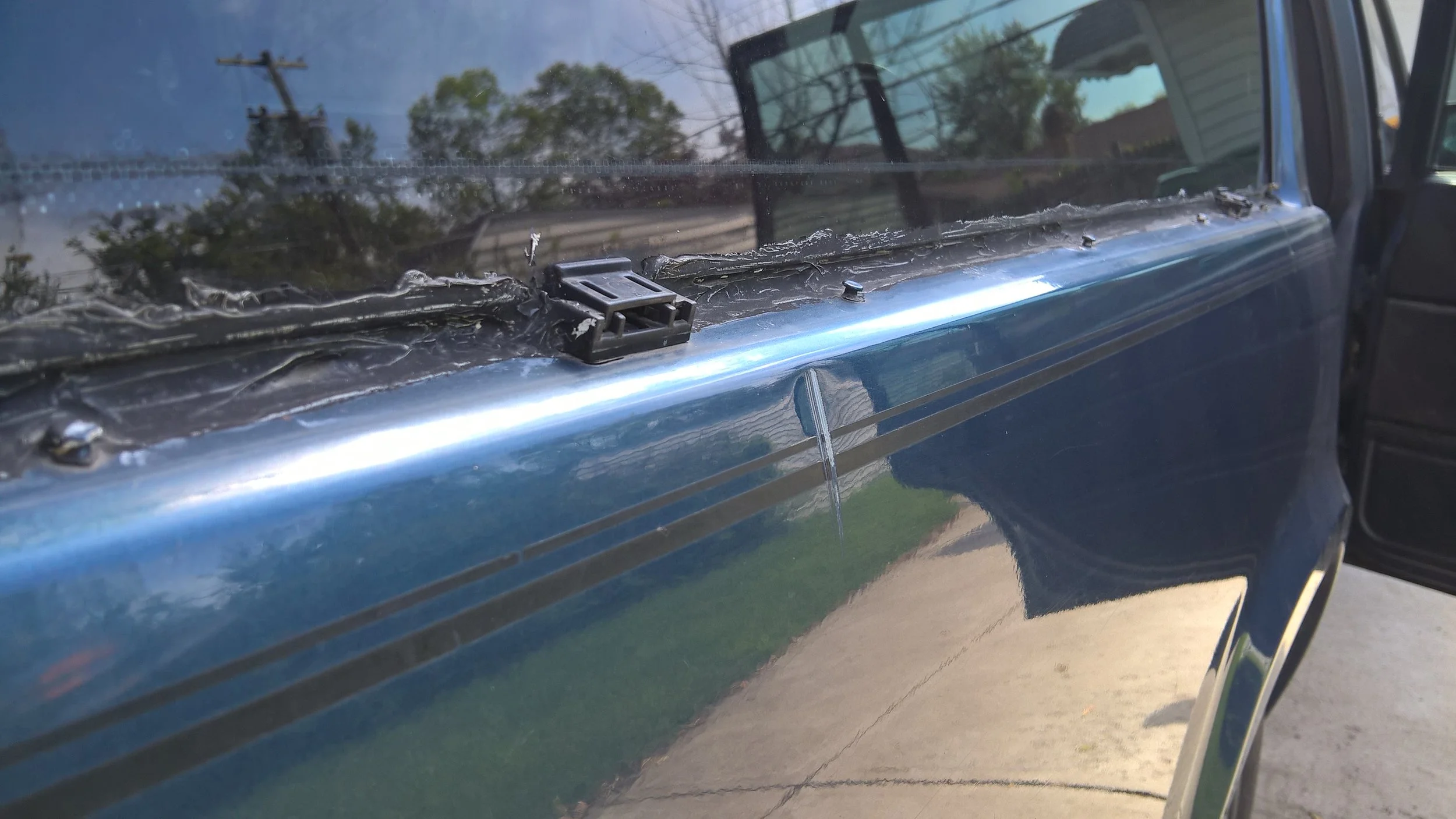 1989 Volvo 740 GLE Wagon Crease Dent, PDR in progress