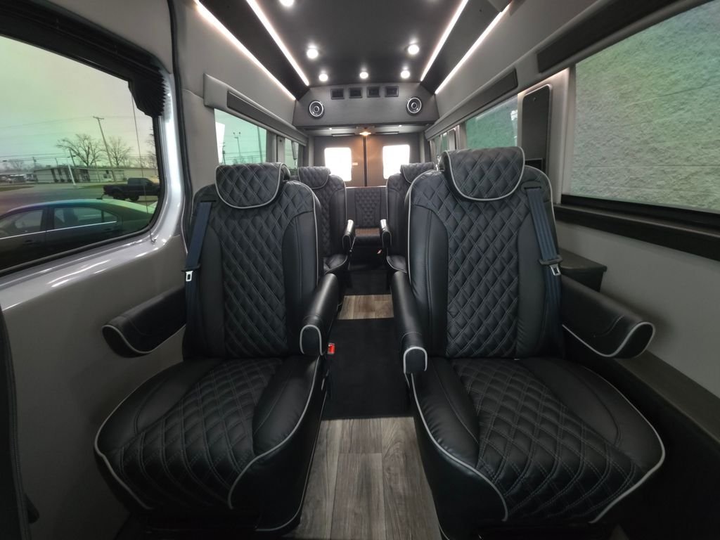 Luxury yacht lifestyle in South Florida — bespoke VVIP concierge and private chef provisions